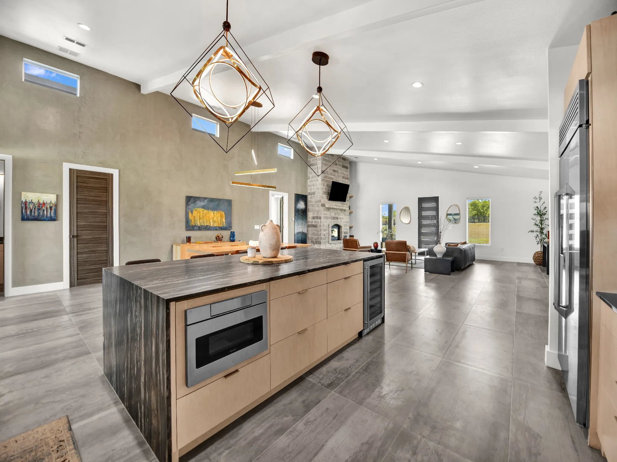 Single Family Residence For Sale in Parker County , 141 Savage Lane, Aledo, Texas 76008, 3 Bedroom, 4 Bathroom, 4 Garage spaces, 2,950 Sqft, built in 2017, mls#21385044, Real Estate Agent in Aledo, Homes For Sale in Parker county, Homes For Sale in Aledo, Realtor in Aledo Texas, Real Estate Brokerage Independent Realty Texas, Luminita Cordes Realtor