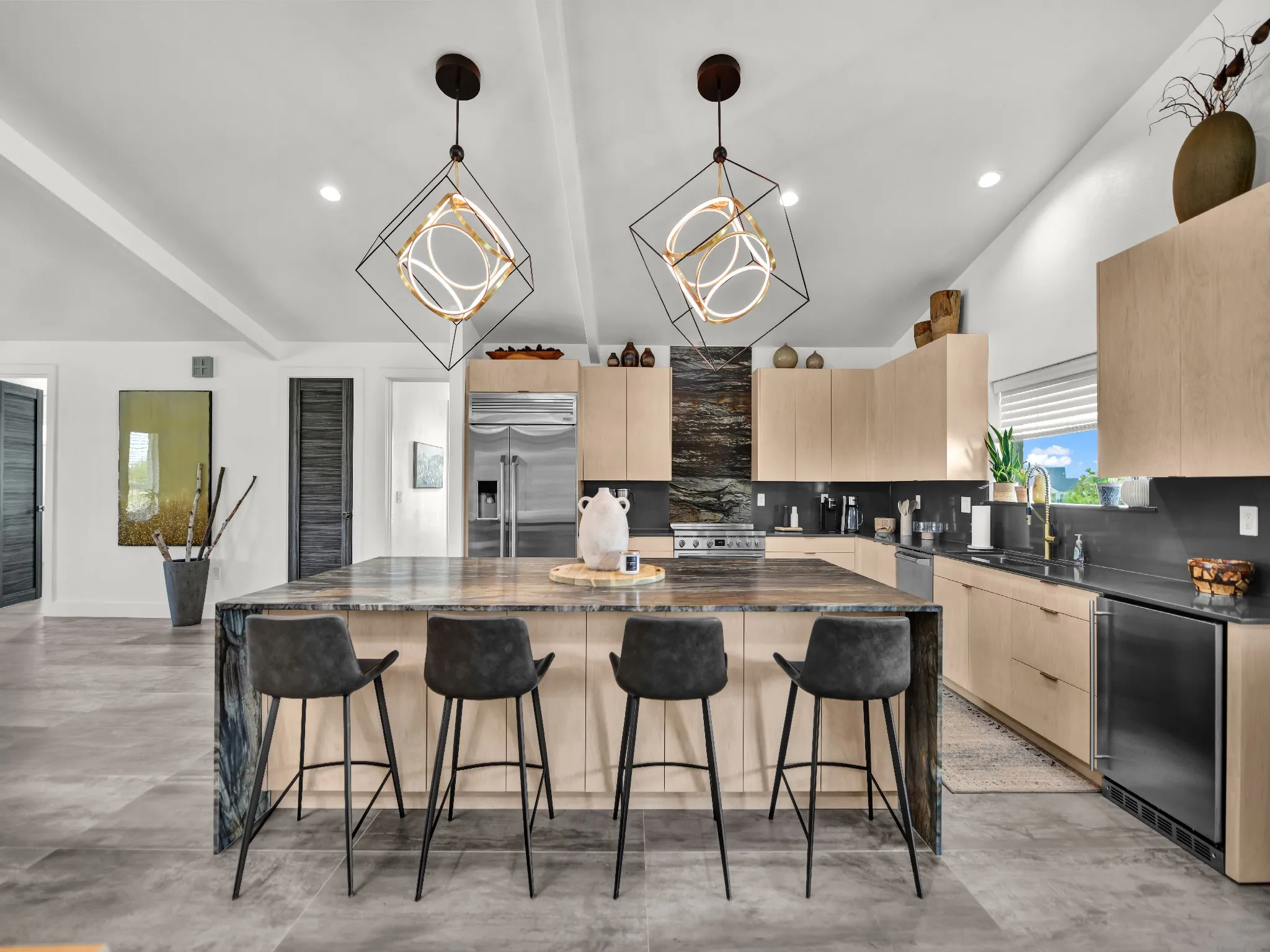 Single Family Residence For Sale in Parker County , 141 Savage Lane, Aledo, Texas 76008, 3 Bedroom, 4 Bathroom, 4 Garage spaces, 2,950 Sqft, built in 2017, mls#21385044, Real Estate Agent in Aledo, Homes For Sale in Parker county, Homes For Sale in Aledo, Realtor in Aledo Texas, Real Estate Brokerage Independent Realty Texas, Luminita Cordes Realtor