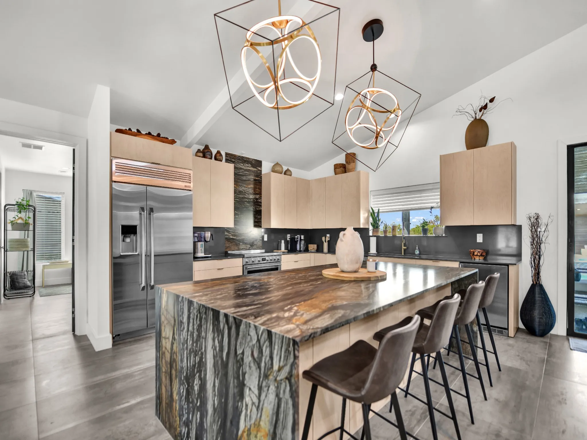 Single Family Residence For Sale in Parker County , 141 Savage Lane, Aledo, Texas 76008, 3 Bedroom, 4 Bathroom, 4 Garage spaces, 2,950 Sqft, built in 2017, mls#21385044, Real Estate Agent in Aledo, Homes For Sale in Parker county, Homes For Sale in Aledo, Realtor in Aledo Texas, Real Estate Brokerage Independent Realty Texas, Luminita Cordes Realtor