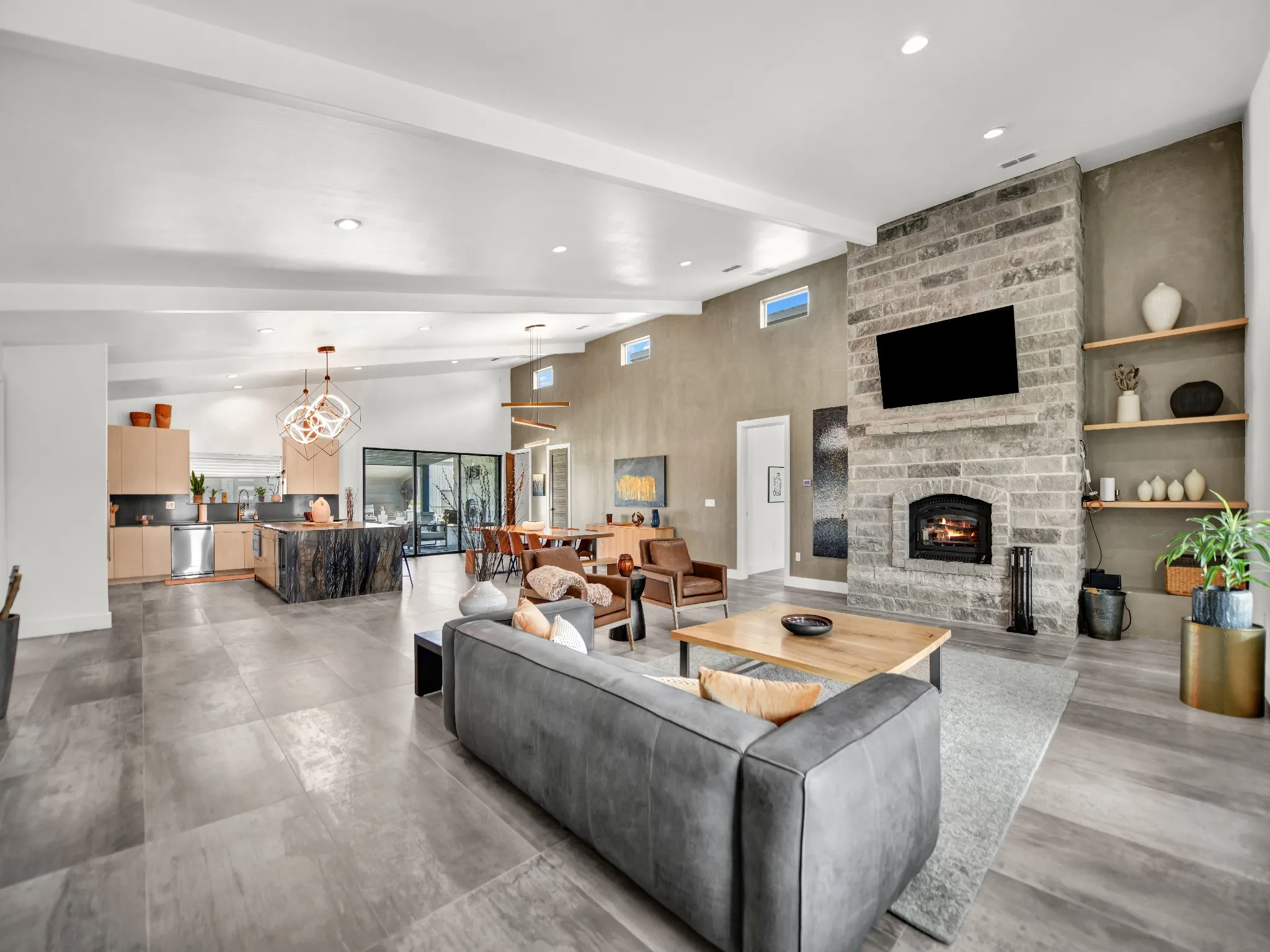 Single Family Residence For Sale in Parker County , 141 Savage Lane, Aledo, Texas 76008, 3 Bedroom, 4 Bathroom, 4 Garage spaces, 2,950 Sqft, built in 2017, mls#21385044, Real Estate Agent in Aledo, Homes For Sale in Parker county, Homes For Sale in Aledo, Realtor in Aledo Texas, Real Estate Brokerage Independent Realty Texas, Luminita Cordes Realtor