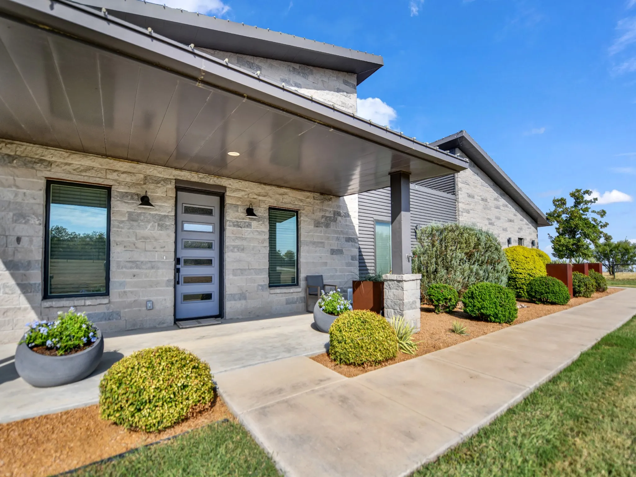 Single Family Residence For Sale