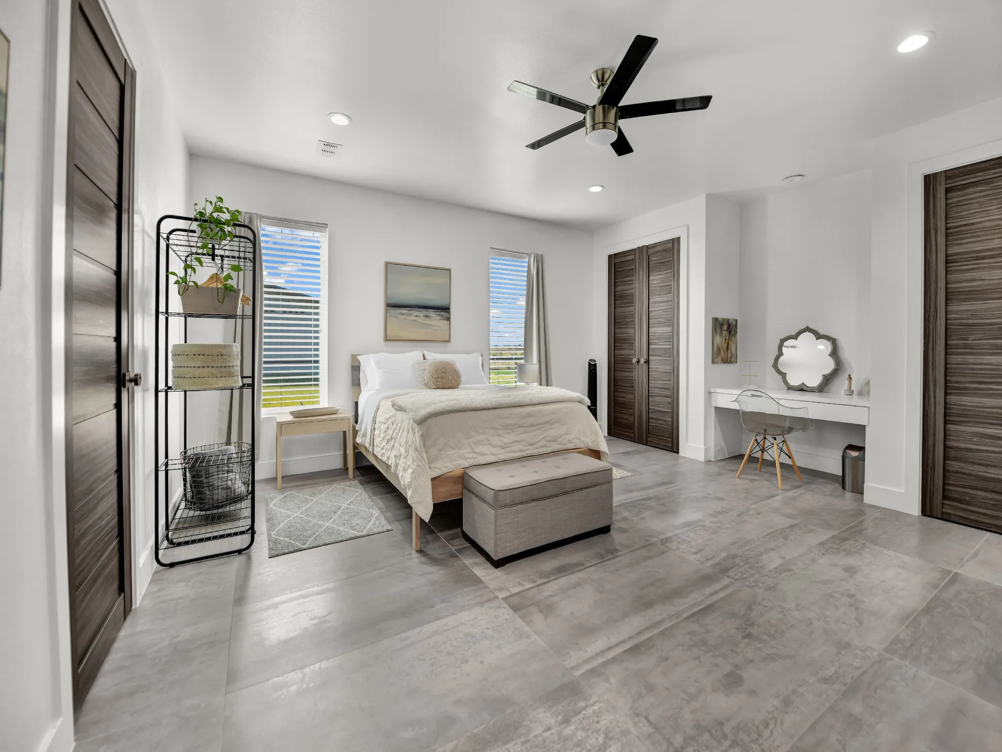 2nd bedroom with spacious closets