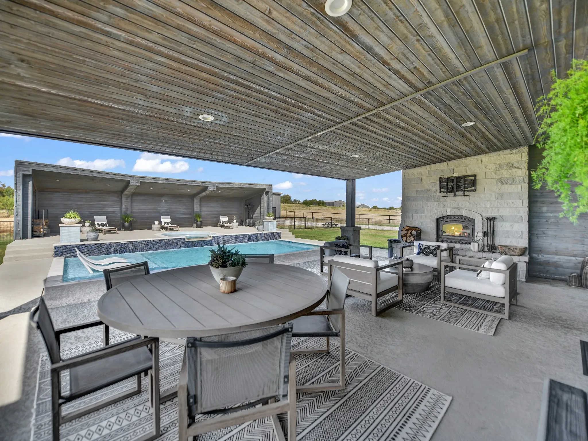 Single Family Residence For Sale in Parker County , 141 Savage Lane, Aledo, Texas 76008, 3 Bedroom, 4 Bathroom, 4 Garage spaces, 2,950 Sqft, built in 2017, mls#21385044, Real Estate Agent in Aledo, Homes For Sale in Parker county, Homes For Sale in Aledo, Realtor in Aledo Texas, Real Estate Brokerage Independent Realty Texas, Luminita Cordes Realtor