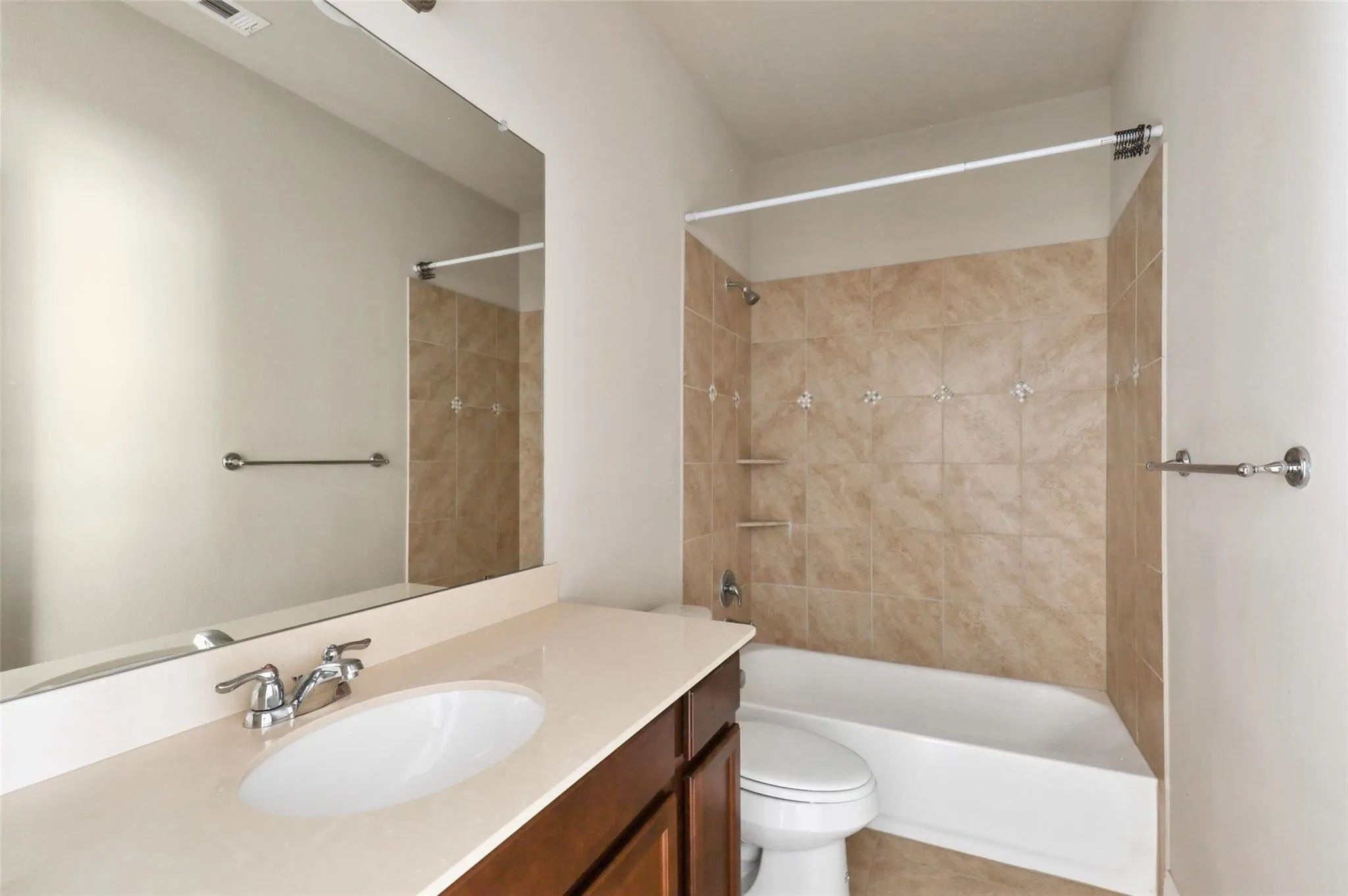 Single Family Residence For Rent in Denton County , 808 Kinghaven Drive, Little Elm, Texas 75068, 3 Bedroom, 2 Bathroom, 2 Garage spaces, 1,870 Sqft, built in 2016, mls#21385449, Real Estate Agent in Little Elm, Homes For Rent in Denton county, Homes For Rent in Little Elm, Realtor in Little Elm Texas, Real Estate Brokerage Independent Realty Texas, Luminita Cordes Realtor