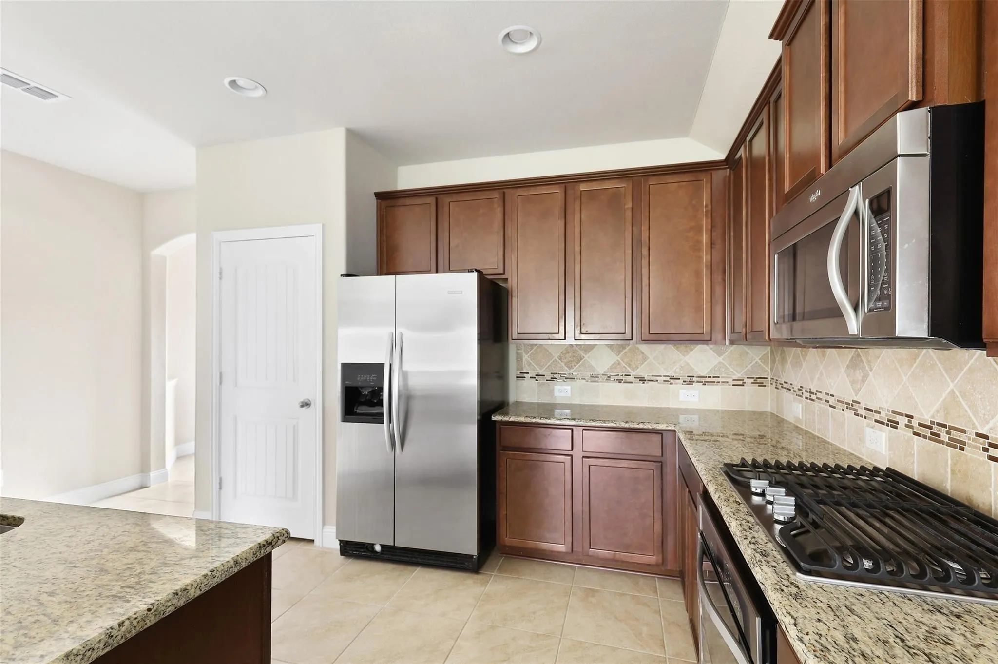 Single Family Residence For Rent in Denton County , 808 Kinghaven Drive, Little Elm, Texas 75068, 3 Bedroom, 2 Bathroom, 2 Garage spaces, 1,870 Sqft, built in 2016, mls#21385449, Real Estate Agent in Little Elm, Homes For Rent in Denton county, Homes For Rent in Little Elm, Realtor in Little Elm Texas, Real Estate Brokerage Independent Realty Texas, Luminita Cordes Realtor