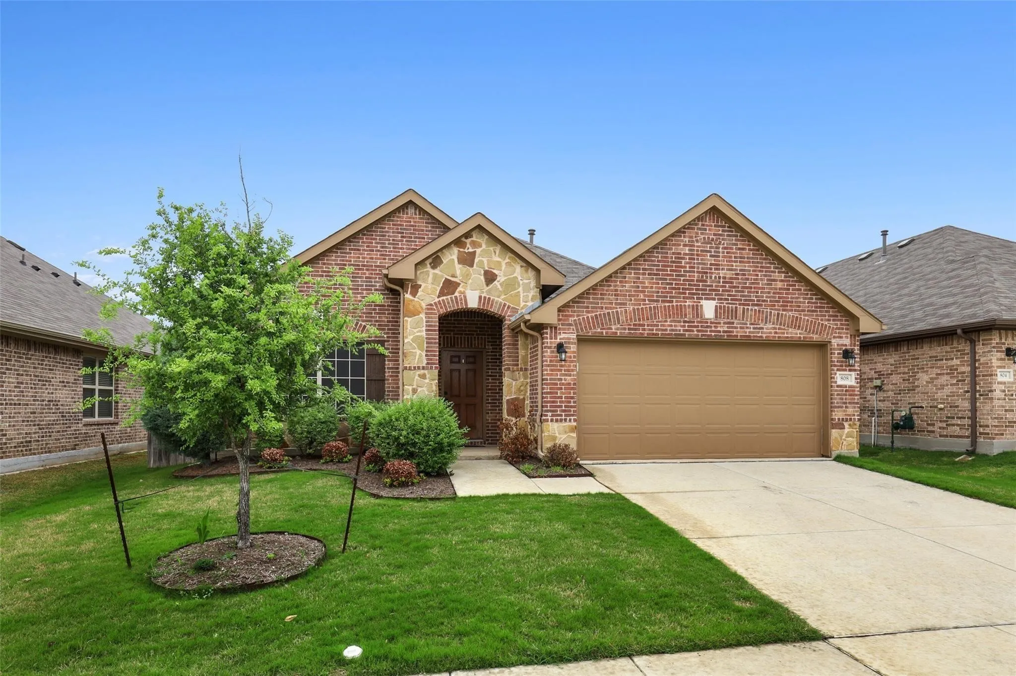 Single Family Residence For Rent in Denton County , 808 Kinghaven Drive, Little Elm, Texas 75068, 3 Bedroom, 2 Bathroom, 2 Garage spaces, 1,870 Sqft, built in 2016, mls#21385449, Real Estate Agent in Little Elm, Homes For Rent in Denton county, Homes For Rent in Little Elm, Realtor in Little Elm Texas, Real Estate Brokerage Independent Realty Texas, Luminita Cordes Realtor