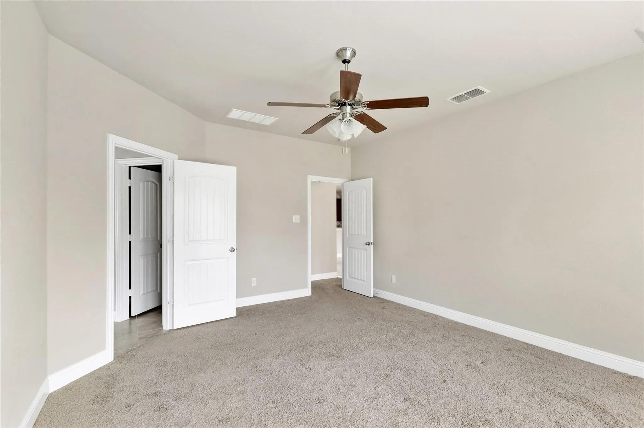 Single Family Residence For Rent in Denton County , 808 Kinghaven Drive, Little Elm, Texas 75068, 3 Bedroom, 2 Bathroom, 2 Garage spaces, 1,870 Sqft, built in 2016, mls#21385449, Real Estate Agent in Little Elm, Homes For Rent in Denton county, Homes For Rent in Little Elm, Realtor in Little Elm Texas, Real Estate Brokerage Independent Realty Texas, Luminita Cordes Realtor