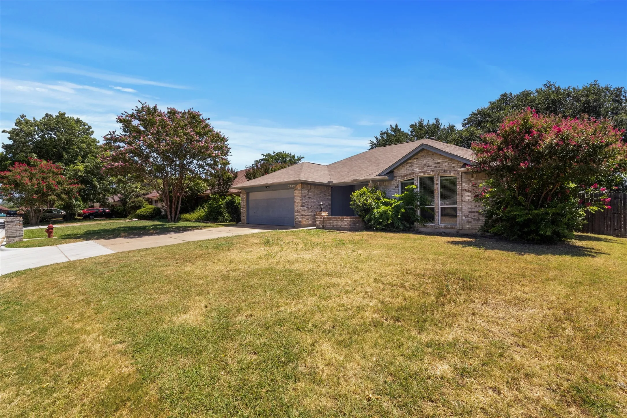 Single Family Residence For Sale in Dallas County , 2709 Typhon Drive, Grand Prairie, Texas 75052, 3 Bedroom, 2 Bathroom, 2 Garage spaces, 1,607 Sqft, built in 1984, mls#21385444, Real Estate Agent in Grand Prairie, Homes For Sale in Dallas county, Homes For Sale in Grand Prairie, Realtor in Grand Prairie Texas, Real Estate Brokerage Independent Realty Texas, Luminita Cordes Realtor