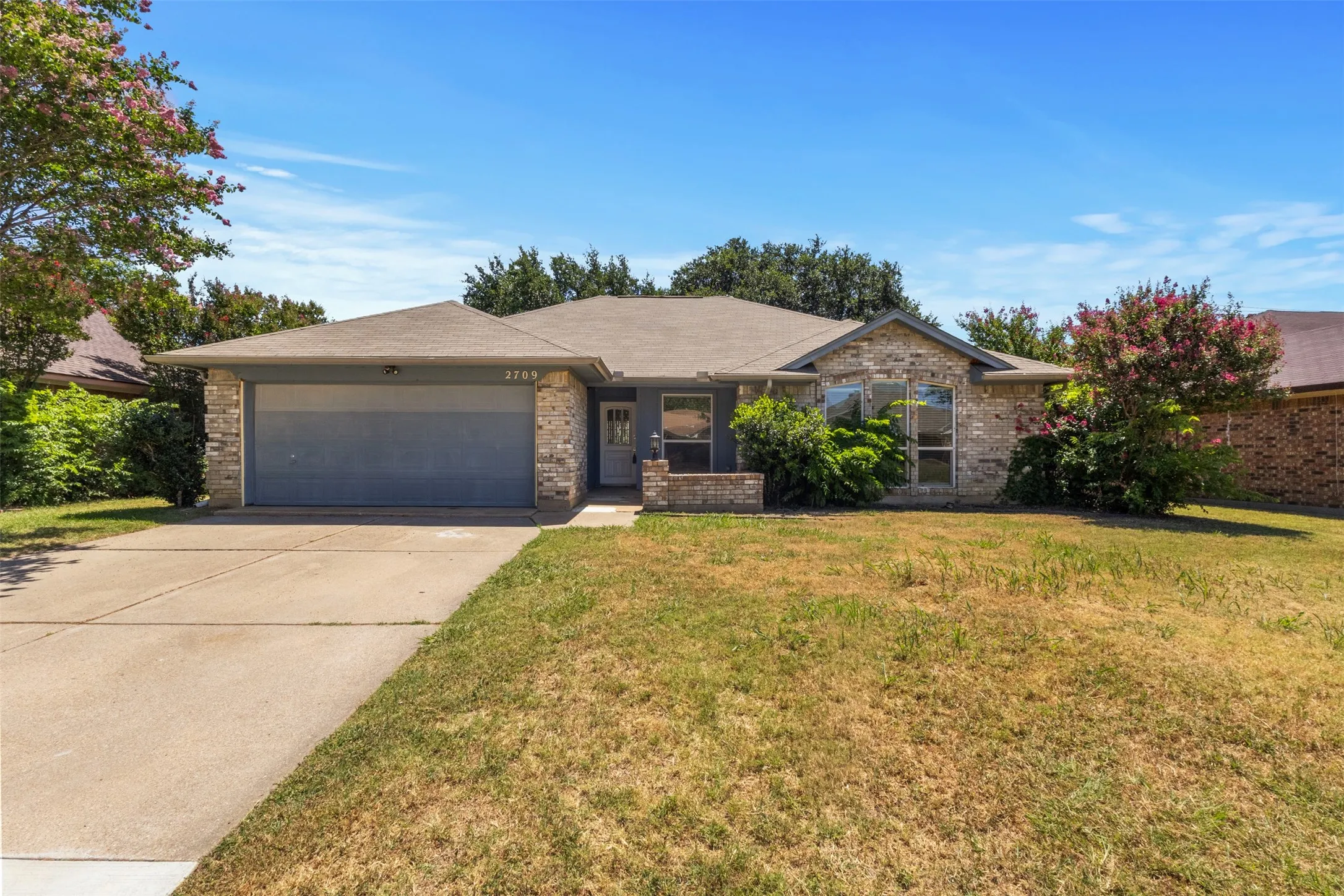 Single Family Residence For Sale in Dallas County , 2709 Typhon Drive, Grand Prairie, Texas 75052, 3 Bedroom, 2 Bathroom, 2 Garage spaces, 1,607 Sqft, built in 1984, mls#21385444, Real Estate Agent in Grand Prairie, Homes For Sale in Dallas county, Homes For Sale in Grand Prairie, Realtor in Grand Prairie Texas, Real Estate Brokerage Independent Realty Texas, Luminita Cordes Realtor