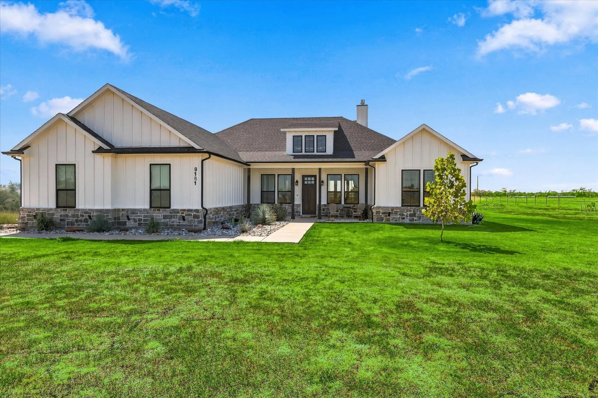 Single Family Residence For Sale in Denton County , 9161 Old Stoney Road, Ponder, Texas 76259, 4 Bedroom, 3 Bathroom, 2 Garage spaces, 2,494 Sqft, built in 2021, mls#21385041, Real Estate Agent in Ponder, Homes For Sale in Denton county, Homes For Sale in Ponder, Realtor in Ponder Texas, Real Estate Brokerage Independent Realty Texas, Luminita Cordes Realtor