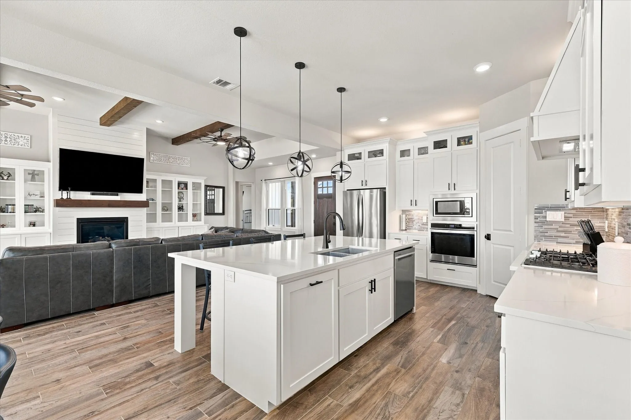 Single Family Residence For Sale in Denton County , 9161 Old Stoney Road, Ponder, Texas 76259, 4 Bedroom, 3 Bathroom, 2 Garage spaces, 2,494 Sqft, built in 2021, mls#21385041, Real Estate Agent in Ponder, Homes For Sale in Denton county, Homes For Sale in Ponder, Realtor in Ponder Texas, Real Estate Brokerage Independent Realty Texas, Luminita Cordes Realtor