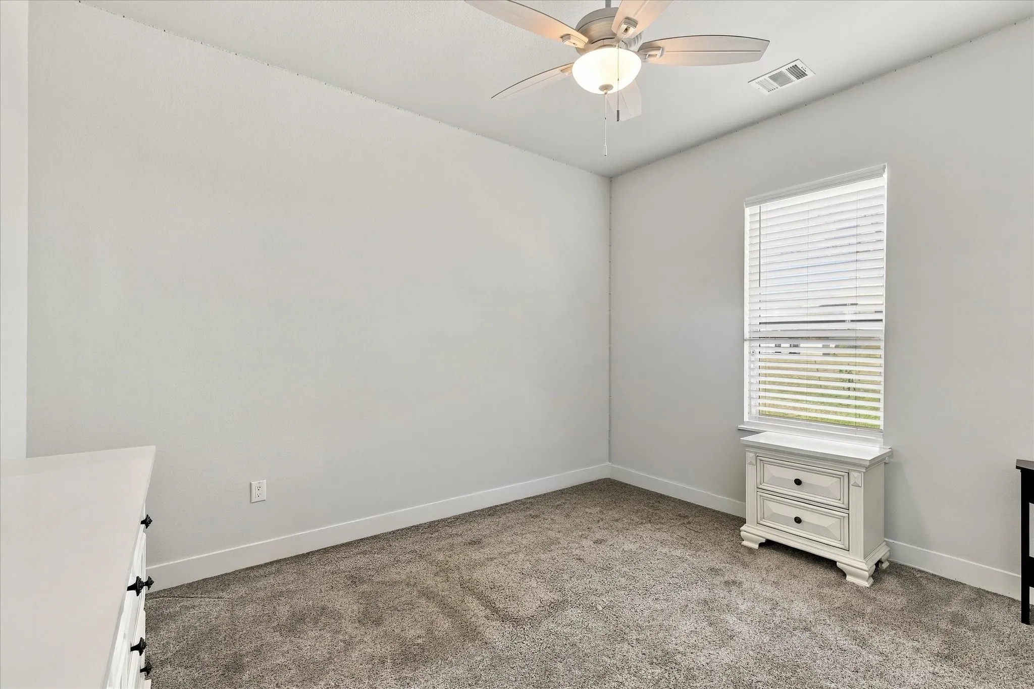 Single Family Residence For Sale in Denton County , 9161 Old Stoney Road, Ponder, Texas 76259, 4 Bedroom, 3 Bathroom, 2 Garage spaces, 2,494 Sqft, built in 2021, mls#21385041, Real Estate Agent in Ponder, Homes For Sale in Denton county, Homes For Sale in Ponder, Realtor in Ponder Texas, Real Estate Brokerage Independent Realty Texas, Luminita Cordes Realtor