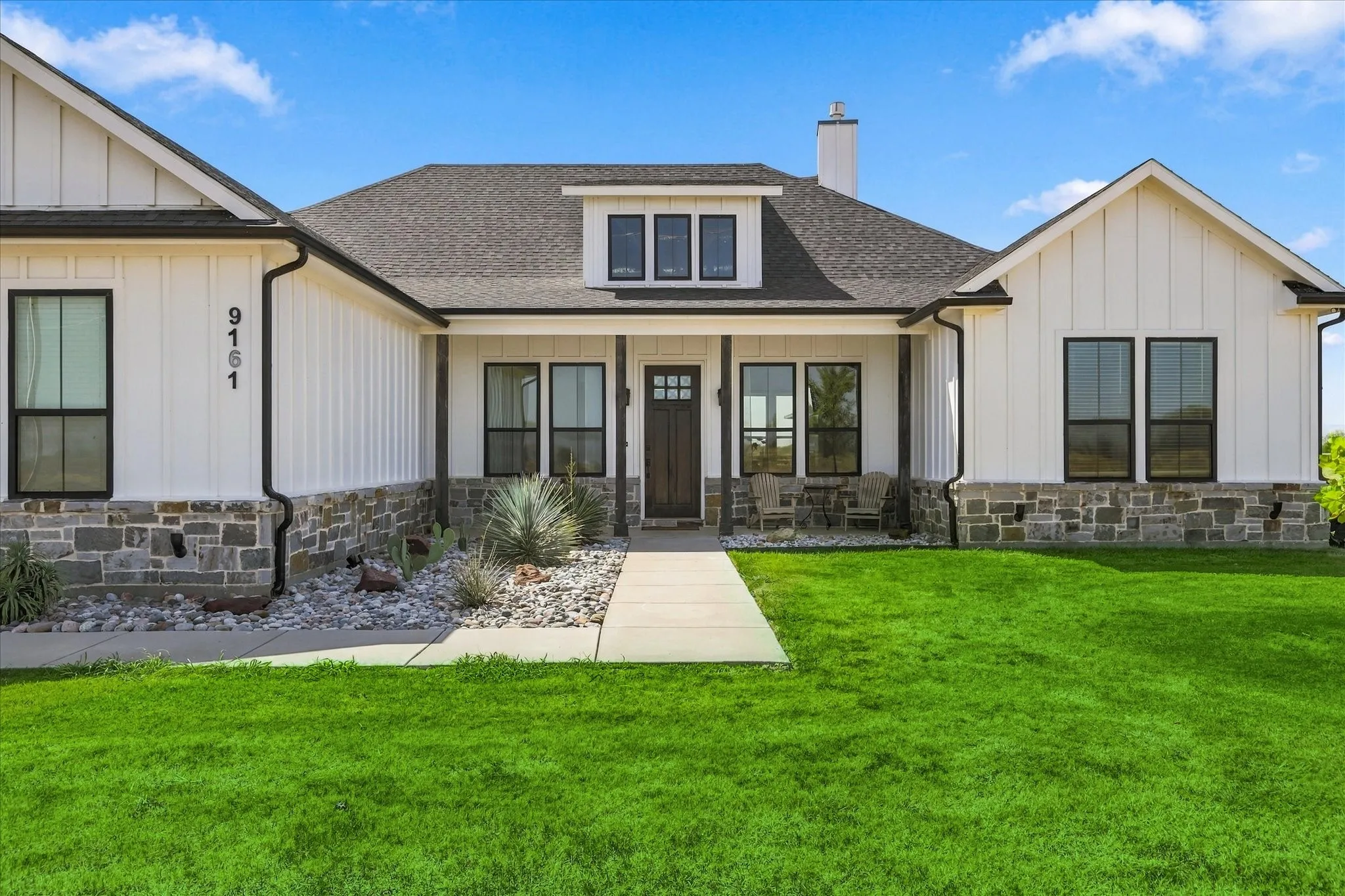 Single Family Residence For Sale in Denton County , 9161 Old Stoney Road, Ponder, Texas 76259, 4 Bedroom, 3 Bathroom, 2 Garage spaces, 2,494 Sqft, built in 2021, mls#21385041, Real Estate Agent in Ponder, Homes For Sale in Denton county, Homes For Sale in Ponder, Realtor in Ponder Texas, Real Estate Brokerage Independent Realty Texas, Luminita Cordes Realtor