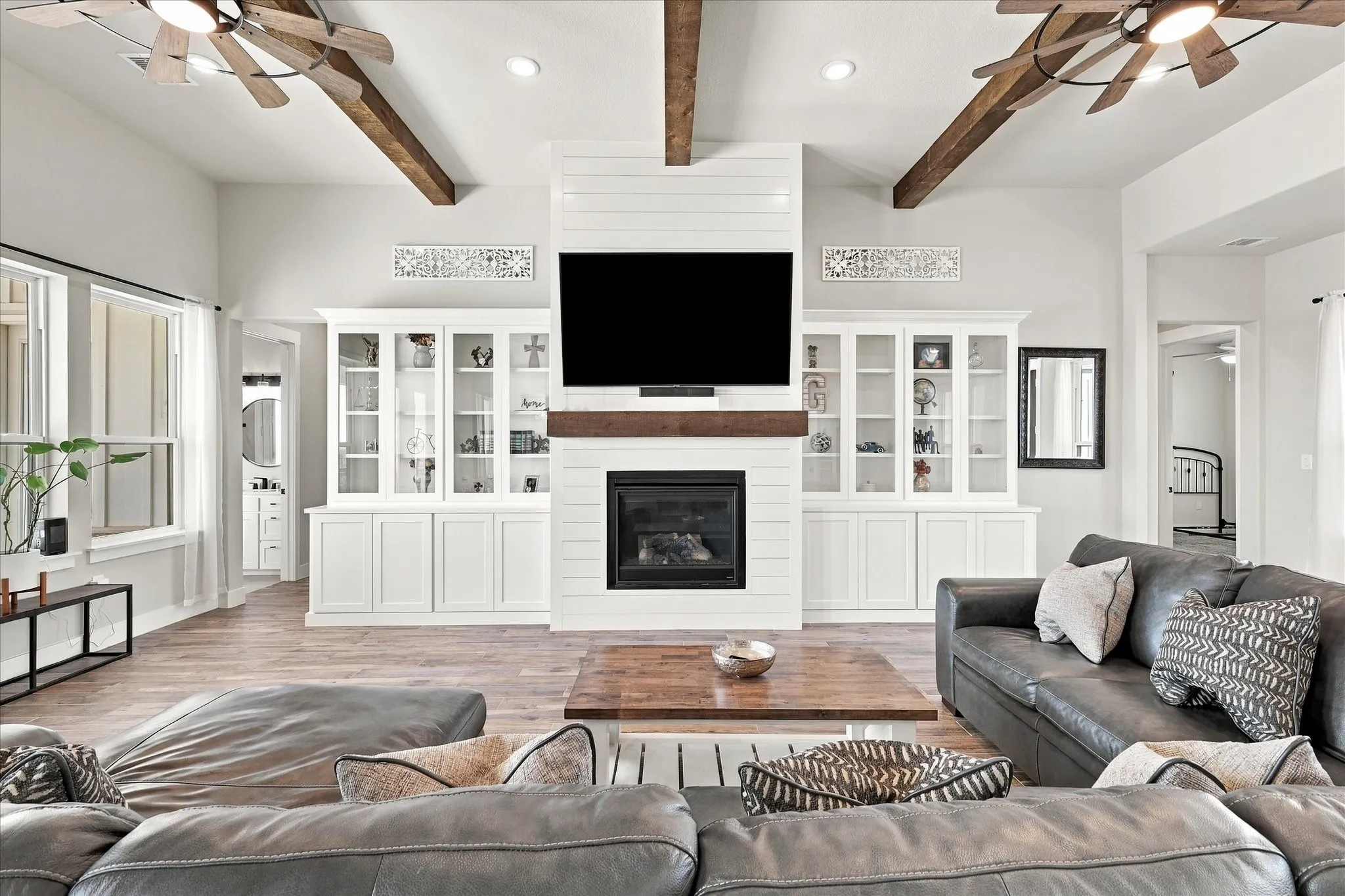 Single Family Residence For Sale in Denton County , 9161 Old Stoney Road, Ponder, Texas 76259, 4 Bedroom, 3 Bathroom, 2 Garage spaces, 2,494 Sqft, built in 2021, mls#21385041, Real Estate Agent in Ponder, Homes For Sale in Denton county, Homes For Sale in Ponder, Realtor in Ponder Texas, Real Estate Brokerage Independent Realty Texas, Luminita Cordes Realtor