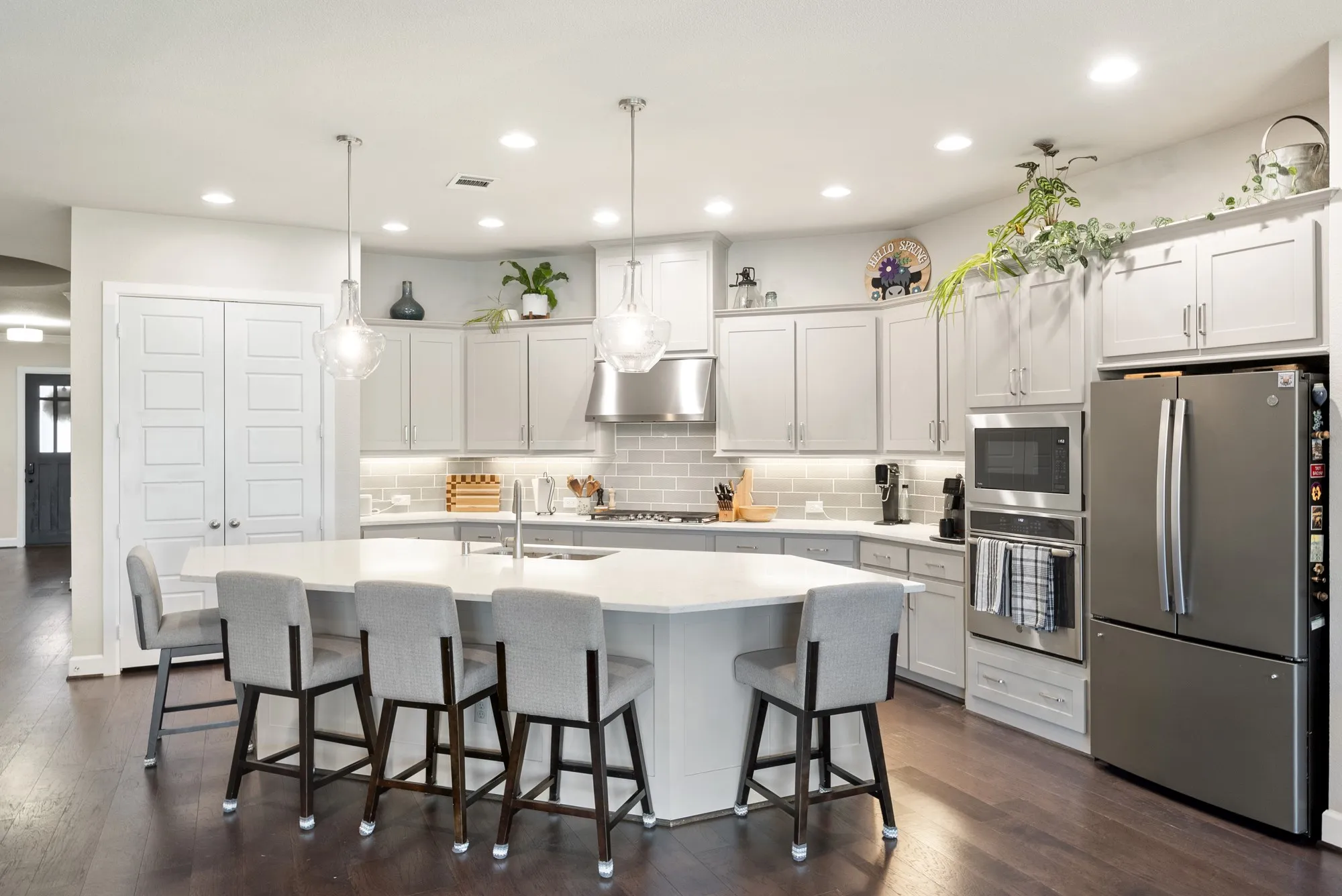 Single Family Residence For Sale in Collin County , 751 Dover Drive, Prosper, Texas 75078, 4 Bedroom, 4 Bathroom, 3 Garage spaces, 2,808 Sqft, built in 2018, mls#21382639, Real Estate Agent in Prosper, Homes For Sale in Collin county, Homes For Sale in Prosper, Realtor in Prosper Texas, Real Estate Brokerage Independent Realty Texas, Luminita Cordes Realtor