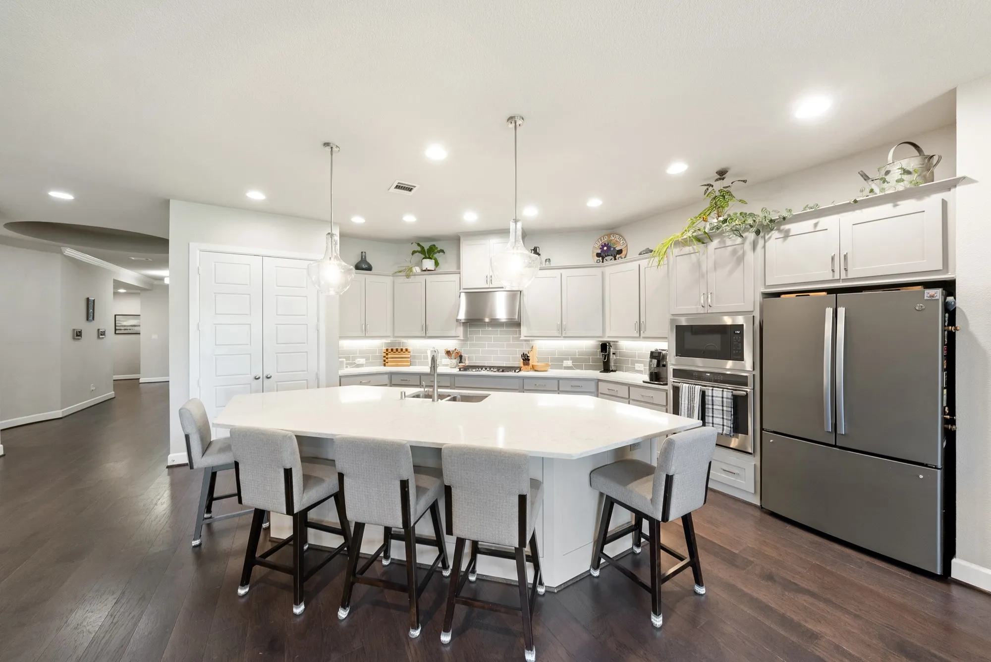 Single Family Residence For Sale in Collin County , 751 Dover Drive, Prosper, Texas 75078, 4 Bedroom, 4 Bathroom, 3 Garage spaces, 2,808 Sqft, built in 2018, mls#21382639, Real Estate Agent in Prosper, Homes For Sale in Collin county, Homes For Sale in Prosper, Realtor in Prosper Texas, Real Estate Brokerage Independent Realty Texas, Luminita Cordes Realtor