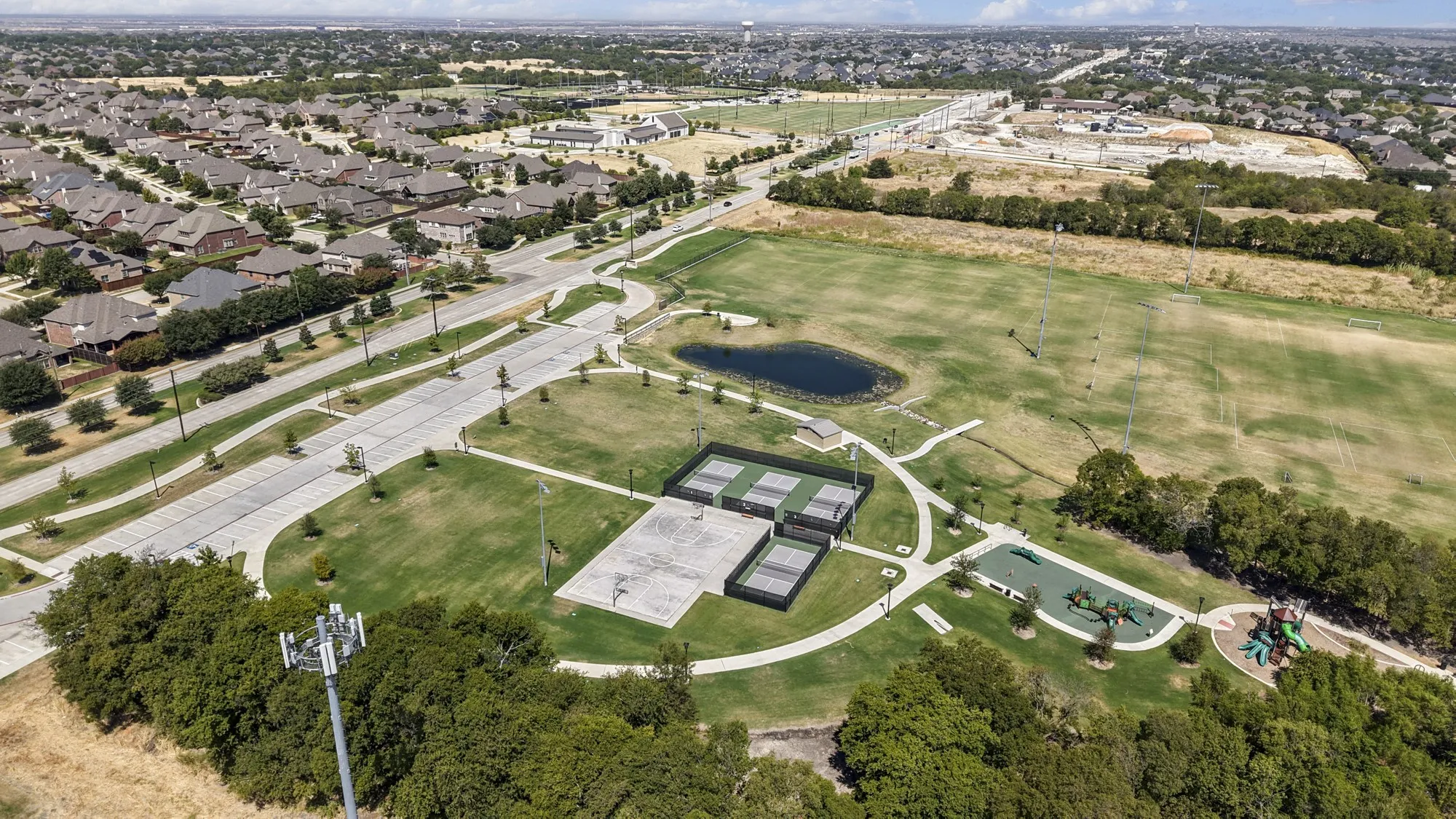 Single Family Residence For Sale in Collin County , 751 Dover Drive, Prosper, Texas 75078, 4 Bedroom, 4 Bathroom, 3 Garage spaces, 2,808 Sqft, built in 2018, mls#21382639, Real Estate Agent in Prosper, Homes For Sale in Collin county, Homes For Sale in Prosper, Realtor in Prosper Texas, Real Estate Brokerage Independent Realty Texas, Luminita Cordes Realtor