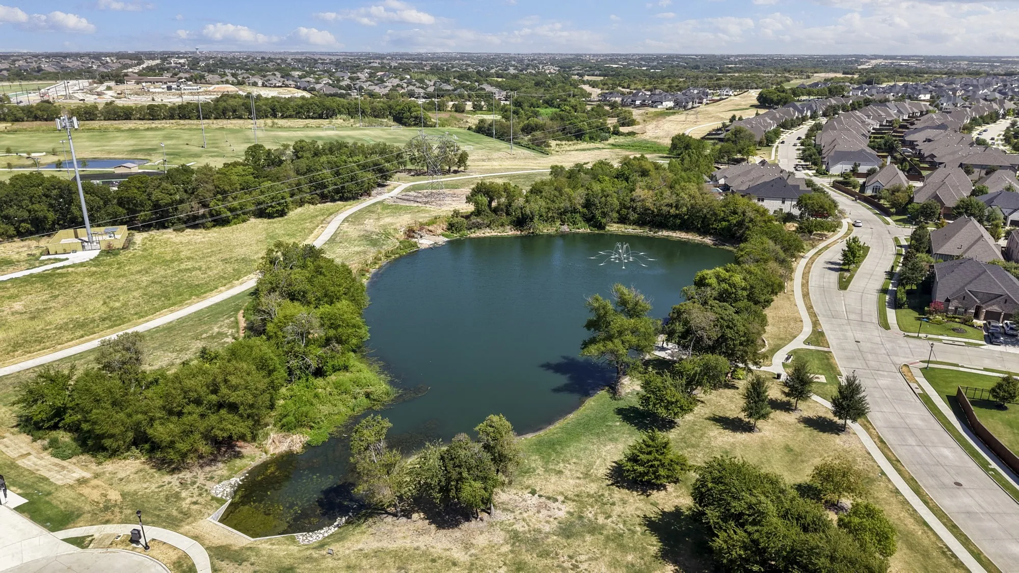 Single Family Residence For Sale in Collin County , 751 Dover Drive, Prosper, Texas 75078, 4 Bedroom, 4 Bathroom, 3 Garage spaces, 2,808 Sqft, built in 2018, mls#21382639, Real Estate Agent in Prosper, Homes For Sale in Collin county, Homes For Sale in Prosper, Realtor in Prosper Texas, Real Estate Brokerage Independent Realty Texas, Luminita Cordes Realtor