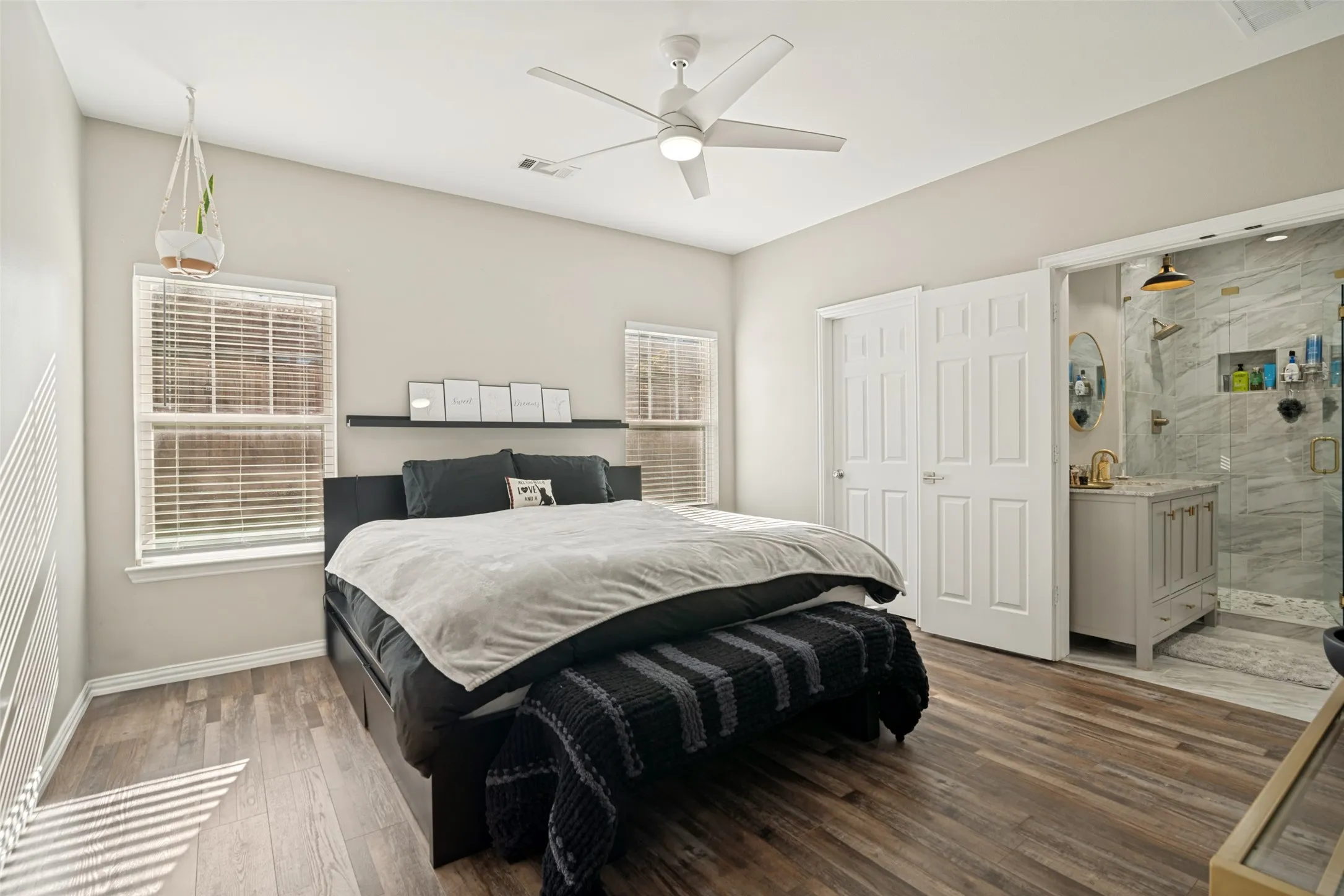 Single Family Residence For Sale in Kaufman County , 105 Mitchell Circle, Terrell, Texas 75160, 3 Bedroom, 2 Bathroom, 2 Garage spaces, 1,893 Sqft, built in 2021, mls#21385164, Real Estate Agent in Terrell, Homes For Sale in Kaufman county, Homes For Sale in Terrell, Realtor in Terrell Texas, Real Estate Brokerage Independent Realty Texas, Luminita Cordes Realtor