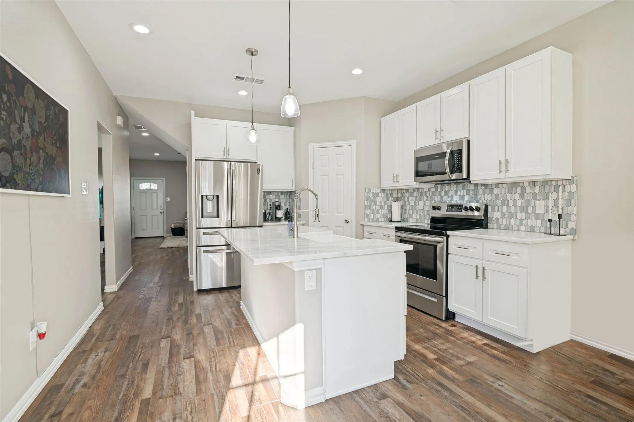 Single Family Residence For Sale in Kaufman County , 105 Mitchell Circle, Terrell, Texas 75160, 3 Bedroom, 2 Bathroom, 2 Garage spaces, 1,893 Sqft, built in 2021, mls#21385164, Real Estate Agent in Terrell, Homes For Sale in Kaufman county, Homes For Sale in Terrell, Realtor in Terrell Texas, Real Estate Brokerage Independent Realty Texas, Luminita Cordes Realtor