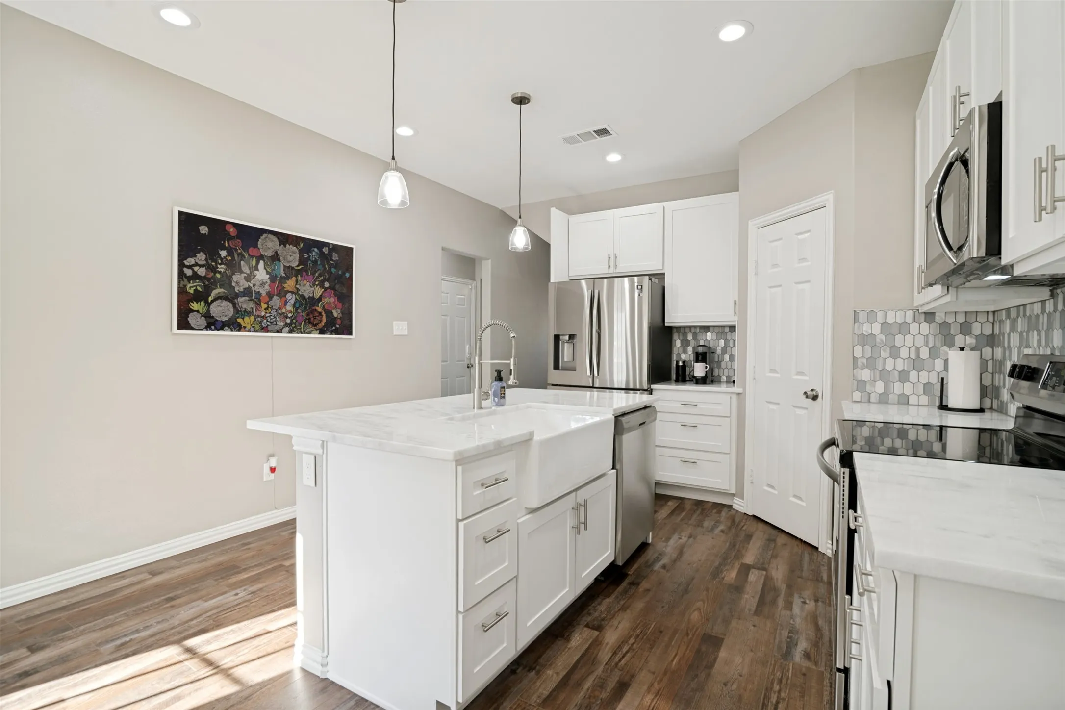 Single Family Residence For Sale in Kaufman County , 105 Mitchell Circle, Terrell, Texas 75160, 3 Bedroom, 2 Bathroom, 2 Garage spaces, 1,893 Sqft, built in 2021, mls#21385164, Real Estate Agent in Terrell, Homes For Sale in Kaufman county, Homes For Sale in Terrell, Realtor in Terrell Texas, Real Estate Brokerage Independent Realty Texas, Luminita Cordes Realtor
