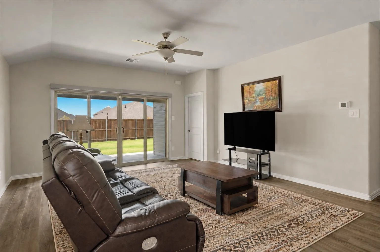 Single Family Residence For Sale in Collin County , 3903 Meredith Drive, Farmersville, Texas 75442, 3 Bedroom, 2 Bathroom, 2 Garage spaces, 1,847 Sqft, built in 2023, mls#21382388, Real Estate Agent in Farmersville, Homes For Sale in Collin county, Homes For Sale in Farmersville, Realtor in Farmersville Texas, Real Estate Brokerage Independent Realty Texas, Luminita Cordes Realtor