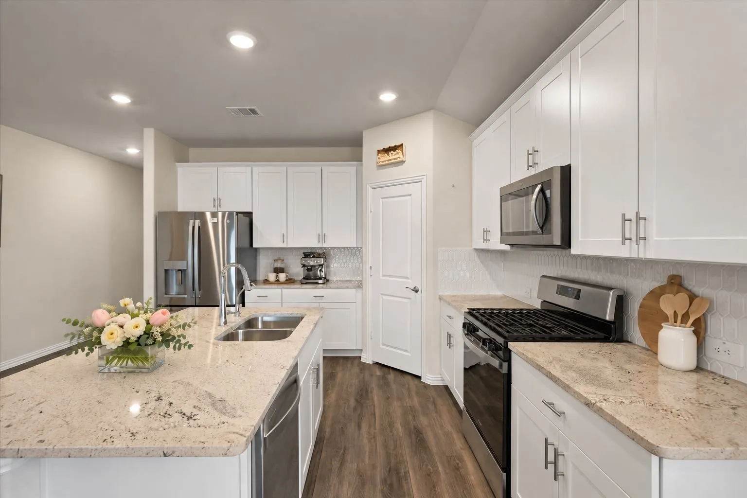 Single Family Residence For Sale in Collin County , 3903 Meredith Drive, Farmersville, Texas 75442, 3 Bedroom, 2 Bathroom, 2 Garage spaces, 1,847 Sqft, built in 2023, mls#21382388, Real Estate Agent in Farmersville, Homes For Sale in Collin county, Homes For Sale in Farmersville, Realtor in Farmersville Texas, Real Estate Brokerage Independent Realty Texas, Luminita Cordes Realtor