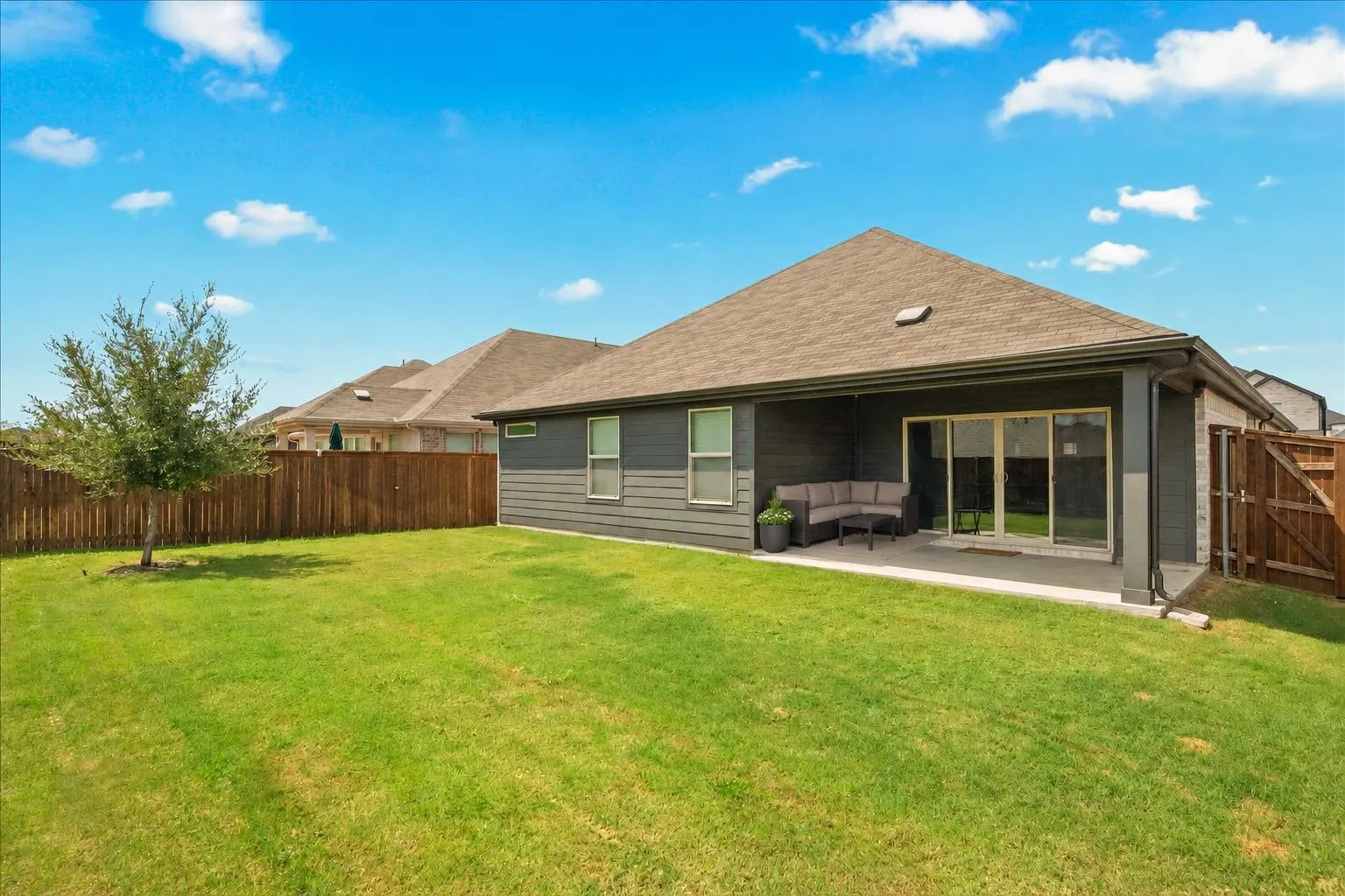 Single Family Residence For Sale in Collin County , 3903 Meredith Drive, Farmersville, Texas 75442, 3 Bedroom, 2 Bathroom, 2 Garage spaces, 1,847 Sqft, built in 2023, mls#21382388, Real Estate Agent in Farmersville, Homes For Sale in Collin county, Homes For Sale in Farmersville, Realtor in Farmersville Texas, Real Estate Brokerage Independent Realty Texas, Luminita Cordes Realtor