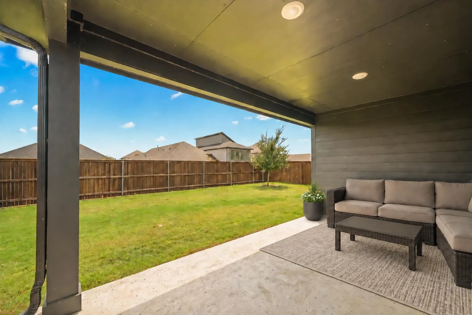 Single Family Residence For Sale in Collin County , 3903 Meredith Drive, Farmersville, Texas 75442, 3 Bedroom, 2 Bathroom, 2 Garage spaces, 1,847 Sqft, built in 2023, mls#21382388, Real Estate Agent in Farmersville, Homes For Sale in Collin county, Homes For Sale in Farmersville, Realtor in Farmersville Texas, Real Estate Brokerage Independent Realty Texas, Luminita Cordes Realtor