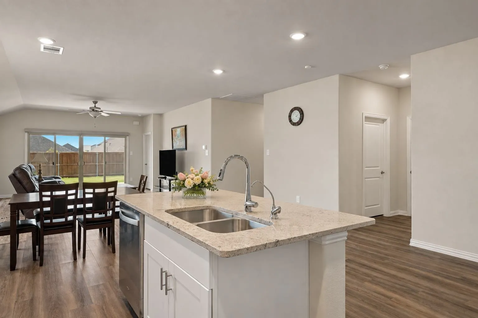 Single Family Residence For Sale in Collin County , 3903 Meredith Drive, Farmersville, Texas 75442, 3 Bedroom, 2 Bathroom, 2 Garage spaces, 1,847 Sqft, built in 2023, mls#21382388, Real Estate Agent in Farmersville, Homes For Sale in Collin county, Homes For Sale in Farmersville, Realtor in Farmersville Texas, Real Estate Brokerage Independent Realty Texas, Luminita Cordes Realtor