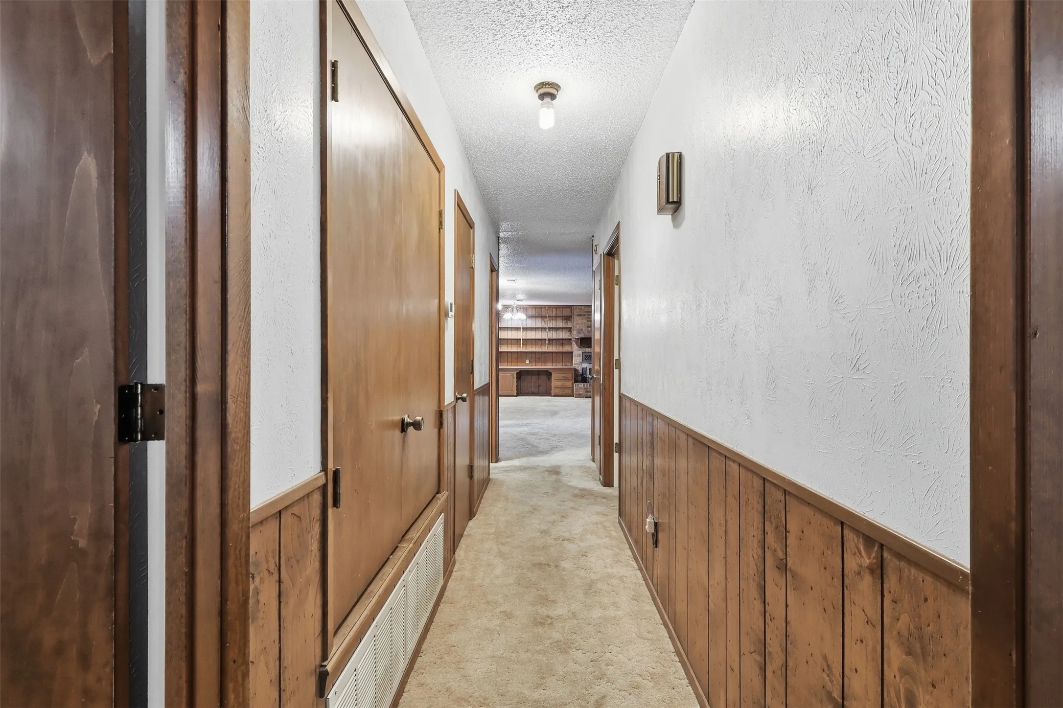 Single Family Residence For Sale in Titus County , 221 County Road 3220, Mt Pleasant, Texas 75455, 3 Bedroom, 2 Bathroom, 2 Garage spaces, 1,654 Sqft, built in 1978, mls#21385432, Real Estate Agent in Mt Pleasant, Homes For Sale in Titus county, Homes For Sale in Mt Pleasant, Realtor in Mt Pleasant Texas, Real Estate Brokerage Independent Realty Texas, Luminita Cordes Realtor