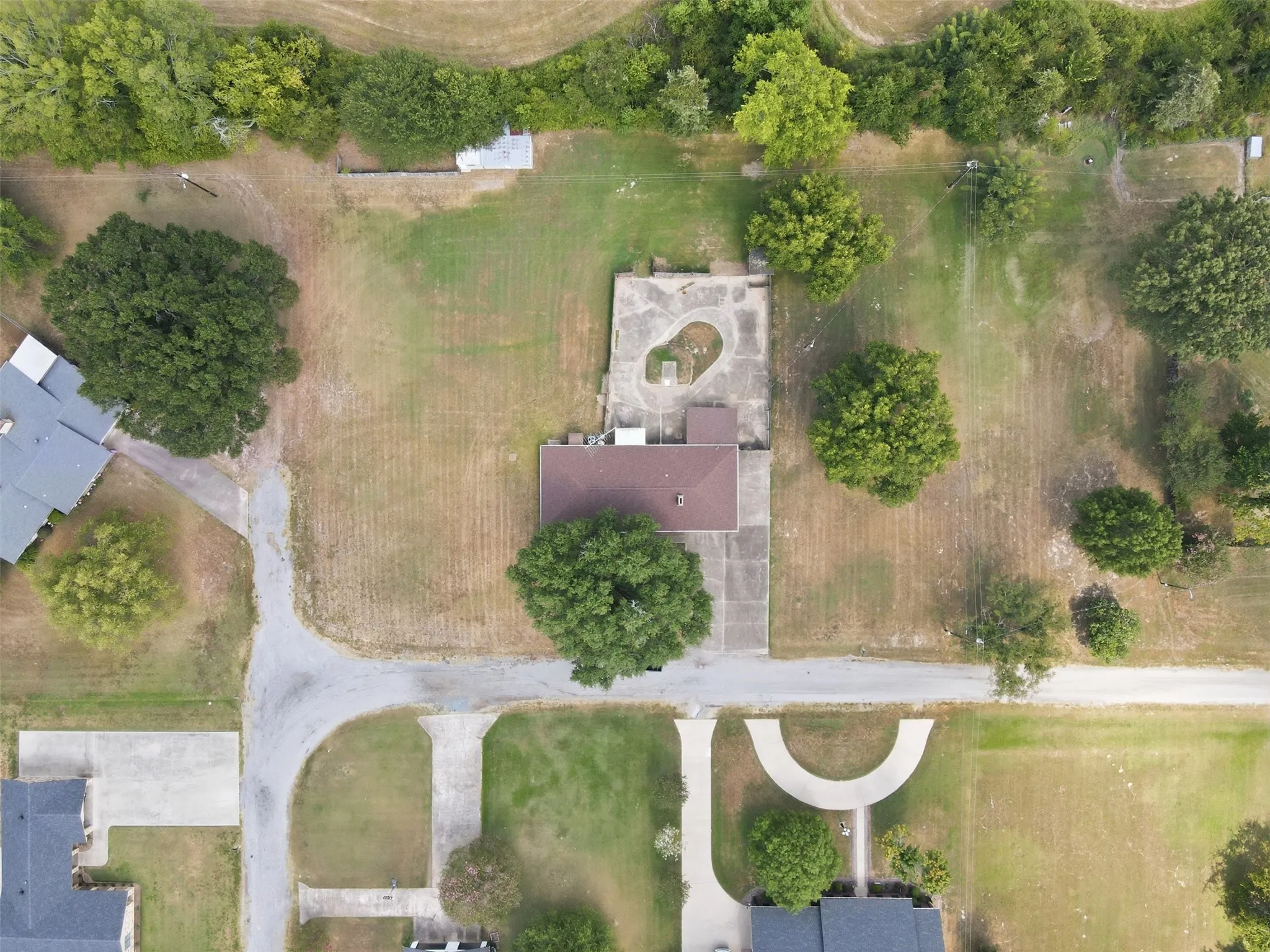 Single Family Residence For Sale in Titus County , 221 County Road 3220, Mt Pleasant, Texas 75455, 3 Bedroom, 2 Bathroom, 2 Garage spaces, 1,654 Sqft, built in 1978, mls#21385432, Real Estate Agent in Mt Pleasant, Homes For Sale in Titus county, Homes For Sale in Mt Pleasant, Realtor in Mt Pleasant Texas, Real Estate Brokerage Independent Realty Texas, Luminita Cordes Realtor