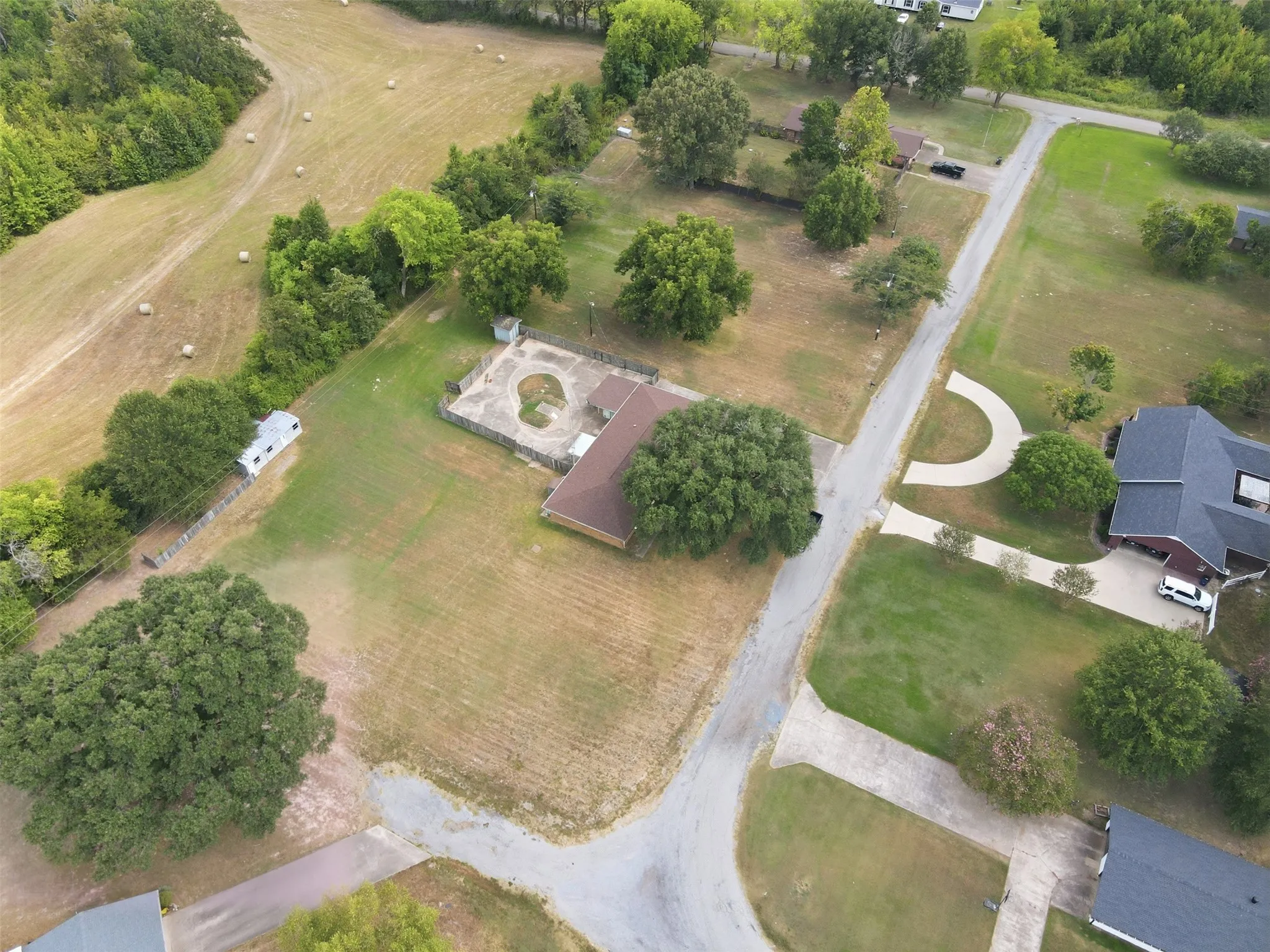 Single Family Residence For Sale in Titus County , 221 County Road 3220, Mt Pleasant, Texas 75455, 3 Bedroom, 2 Bathroom, 2 Garage spaces, 1,654 Sqft, built in 1978, mls#21385432, Real Estate Agent in Mt Pleasant, Homes For Sale in Titus county, Homes For Sale in Mt Pleasant, Realtor in Mt Pleasant Texas, Real Estate Brokerage Independent Realty Texas, Luminita Cordes Realtor