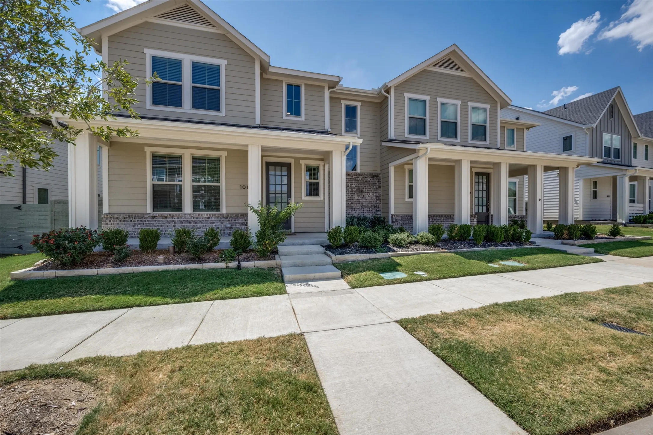 Townhouse For Sale in Denton County , 1013 14th Street, Argyle, Texas 76226, 4 Bedroom, 3 Bathroom, 2 Garage spaces, 2,068 Sqft, built in 2024, mls#21385461, Real Estate Agent in Argyle, Homes For Sale in Denton county, Homes For Sale in Argyle, Realtor in Argyle Texas, Real Estate Brokerage Independent Realty Texas, Luminita Cordes Realtor