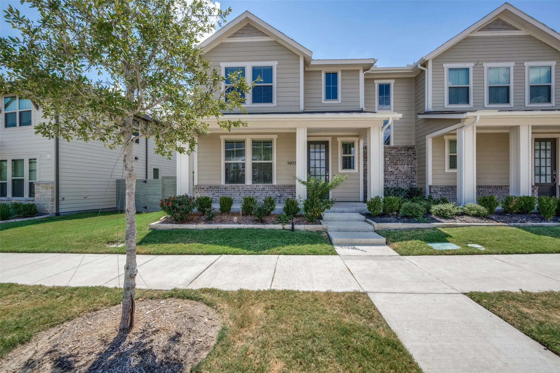 Townhouse For Sale in Denton County , 1013 14th Street, Argyle, Texas 76226, 4 Bedroom, 3 Bathroom, 2 Garage spaces, 2,068 Sqft, built in 2024, mls#21385461, Real Estate Agent in Argyle, Homes For Sale in Denton county, Homes For Sale in Argyle, Realtor in Argyle Texas, Real Estate Brokerage Independent Realty Texas, Luminita Cordes Realtor