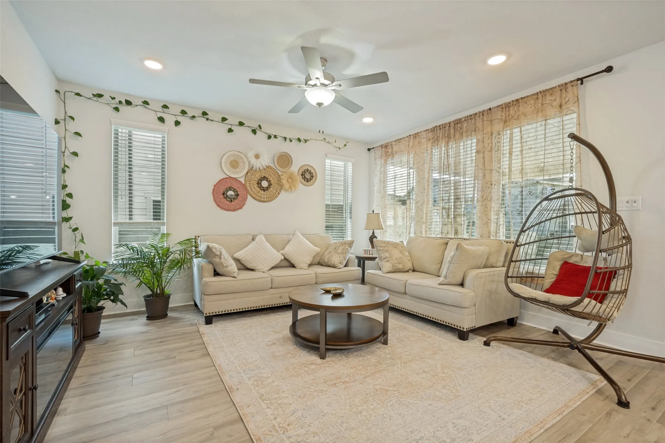 Townhouse For Sale in Denton County , 1013 14th Street, Argyle, Texas 76226, 4 Bedroom, 3 Bathroom, 2 Garage spaces, 2,068 Sqft, built in 2024, mls#21385461, Real Estate Agent in Argyle, Homes For Sale in Denton county, Homes For Sale in Argyle, Realtor in Argyle Texas, Real Estate Brokerage Independent Realty Texas, Luminita Cordes Realtor