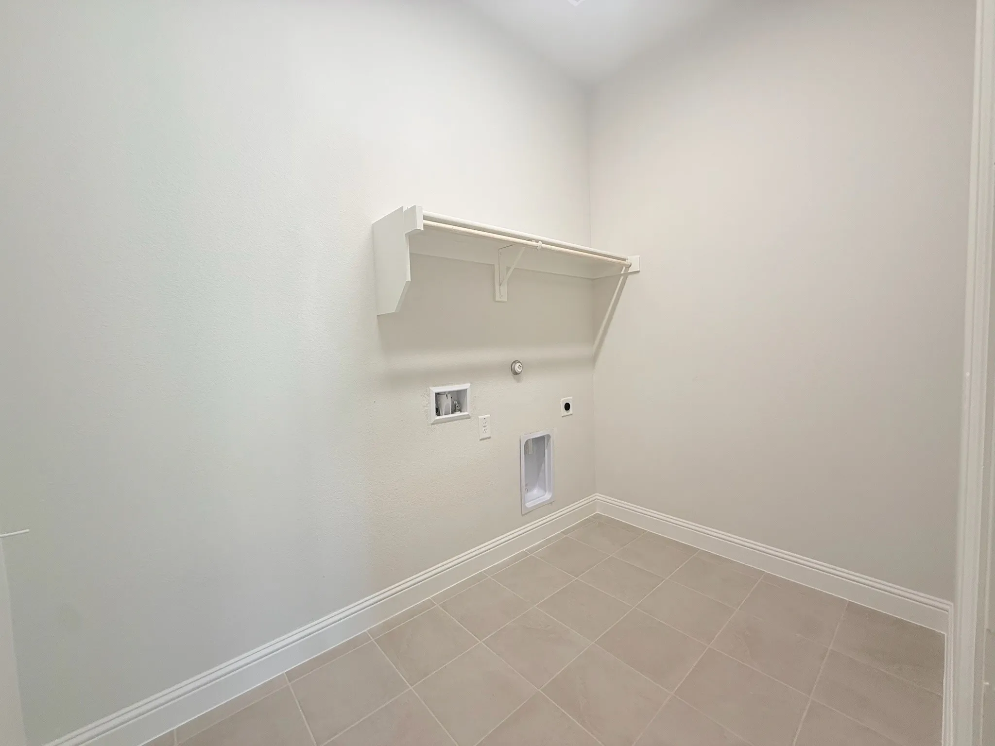 Single Family Residence For Sale in Johnson County , 317 Aurora Hills Trail, Burleson, Texas 76028, 3 Bedroom, 2 Bathroom, 3 Garage spaces, 2,181 Sqft, built in 2026, mls#21385399, Real Estate Agent in Burleson, Homes For Sale in Johnson county, Homes For Sale in Burleson, Realtor in Burleson Texas, Real Estate Brokerage Independent Realty Texas, Luminita Cordes Realtor