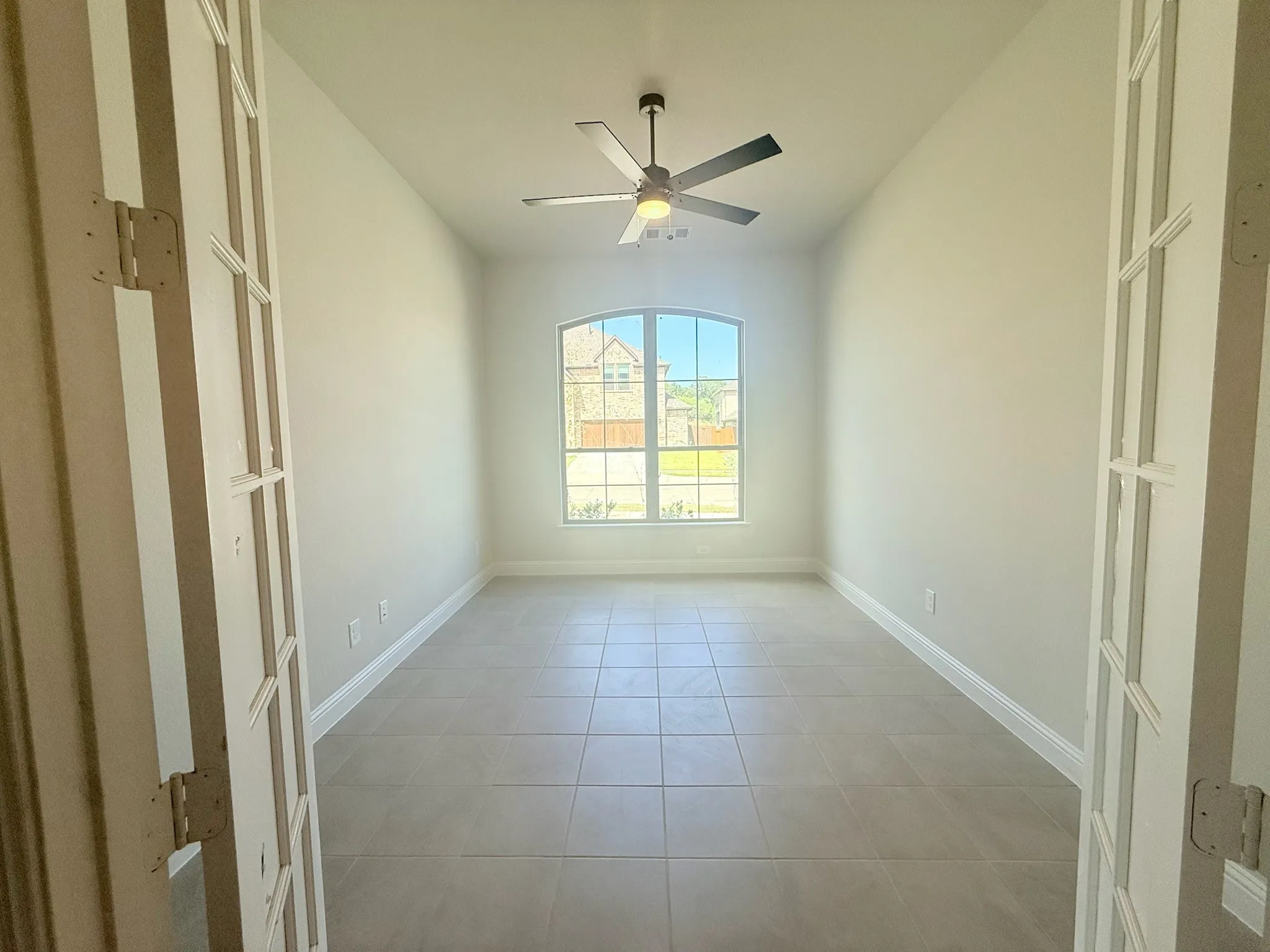 Single Family Residence For Sale in Johnson County , 317 Aurora Hills Trail, Burleson, Texas 76028, 3 Bedroom, 2 Bathroom, 3 Garage spaces, 2,181 Sqft, built in 2026, mls#21385399, Real Estate Agent in Burleson, Homes For Sale in Johnson county, Homes For Sale in Burleson, Realtor in Burleson Texas, Real Estate Brokerage Independent Realty Texas, Luminita Cordes Realtor