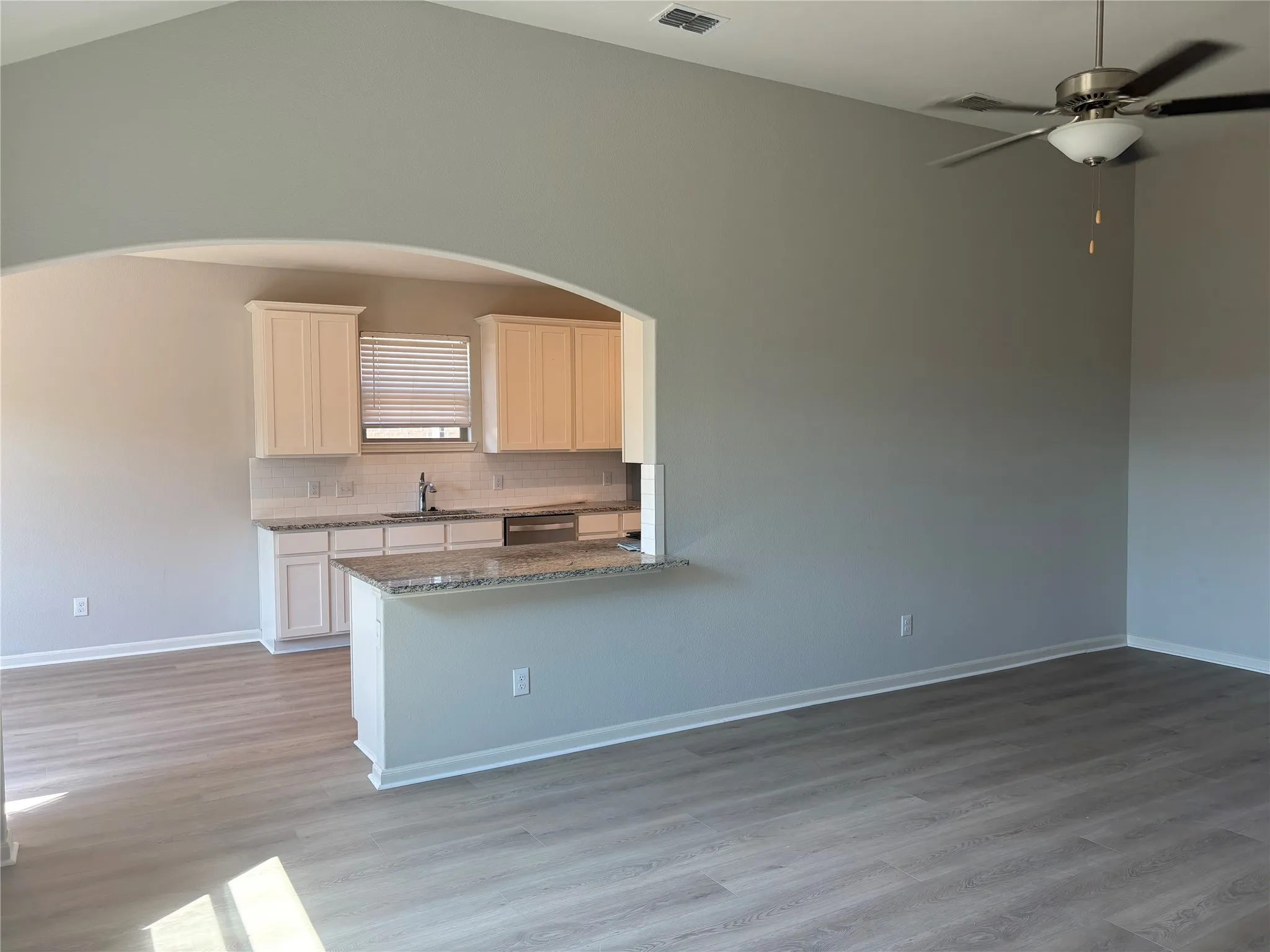 Single Family Residence For Rent in Collin County , 2013 Emma Court, Anna, Texas 75409, 3 Bedroom, 2 Bathroom, 2 Garage spaces, 1,649 Sqft, built in 2021, mls#21385477, Real Estate Agent in Anna, Homes For Rent in Collin county, Homes For Rent in Anna, Realtor in Anna Texas, Real Estate Brokerage Independent Realty Texas, Luminita Cordes Realtor