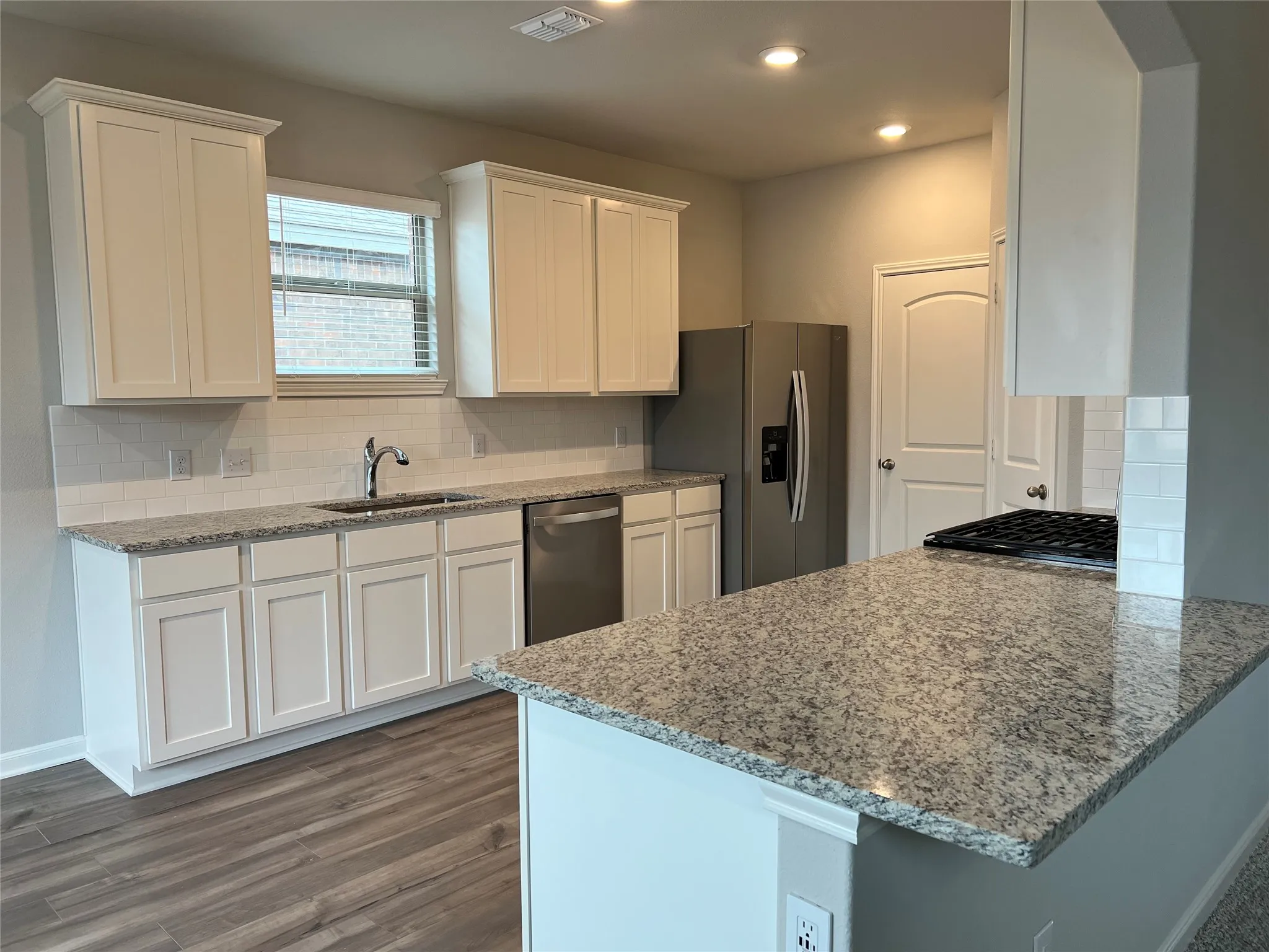 Single Family Residence For Rent in Collin County , 2013 Emma Court, Anna, Texas 75409, 3 Bedroom, 2 Bathroom, 2 Garage spaces, 1,649 Sqft, built in 2021, mls#21385477, Real Estate Agent in Anna, Homes For Rent in Collin county, Homes For Rent in Anna, Realtor in Anna Texas, Real Estate Brokerage Independent Realty Texas, Luminita Cordes Realtor