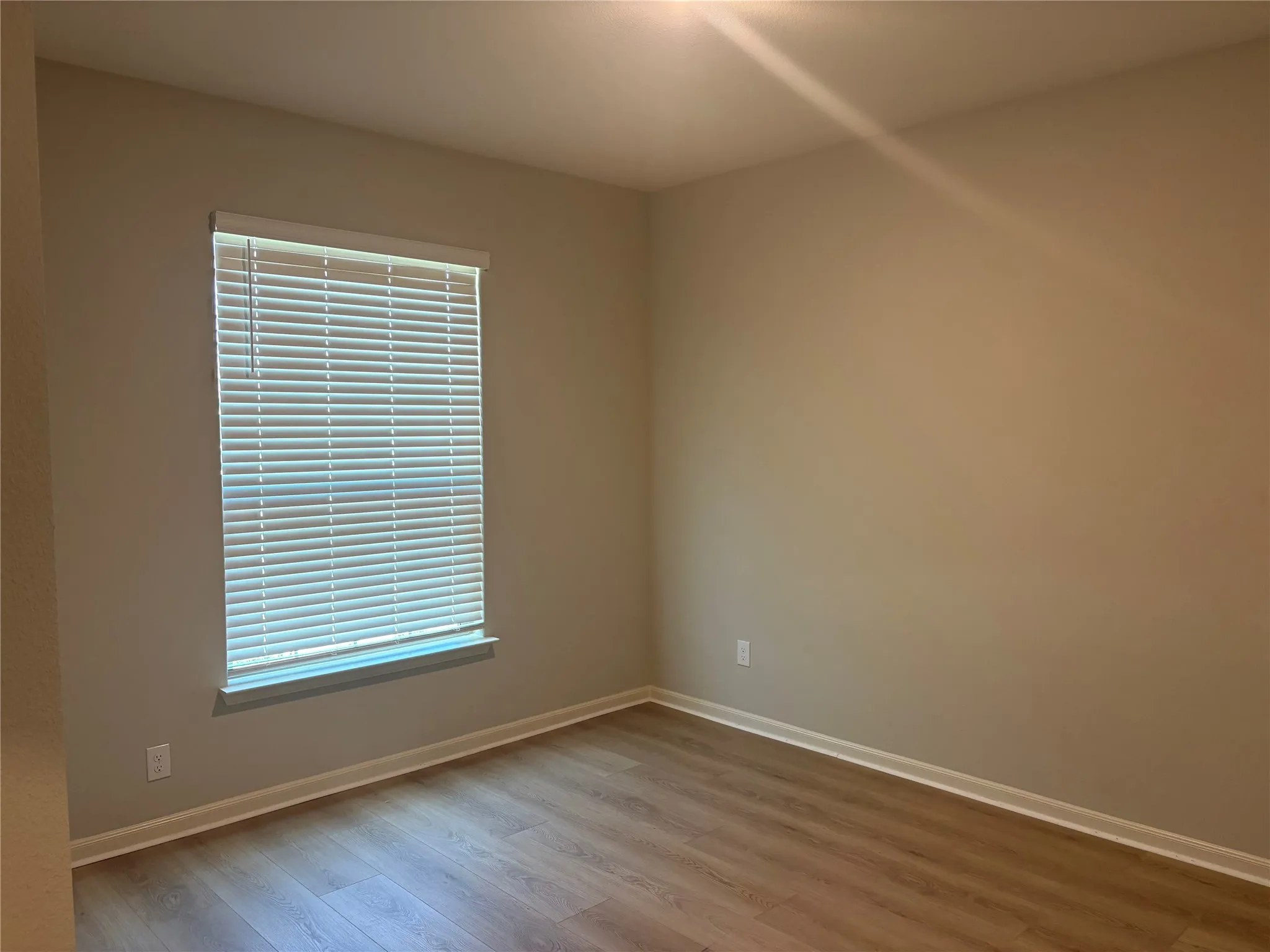 Single Family Residence For Rent in Collin County , 2013 Emma Court, Anna, Texas 75409, 3 Bedroom, 2 Bathroom, 2 Garage spaces, 1,649 Sqft, built in 2021, mls#21385477, Real Estate Agent in Anna, Homes For Rent in Collin county, Homes For Rent in Anna, Realtor in Anna Texas, Real Estate Brokerage Independent Realty Texas, Luminita Cordes Realtor