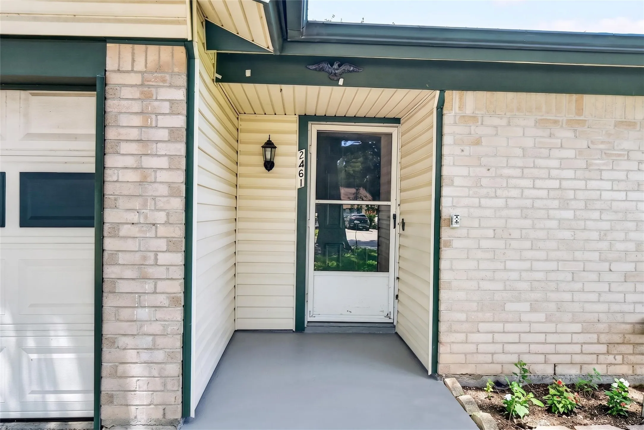 Single Family Residence For Sale in Dallas County , 2461 Lisa Street, Grand Prairie, Texas 75051, 3 Bedroom, 2 Bathroom, 1 Garage spaces, 1,020 Sqft, built in 1973, mls#21385478, Real Estate Agent in Grand Prairie, Homes For Sale in Dallas county, Homes For Sale in Grand Prairie, Realtor in Grand Prairie Texas, Real Estate Brokerage Independent Realty Texas, Luminita Cordes Realtor