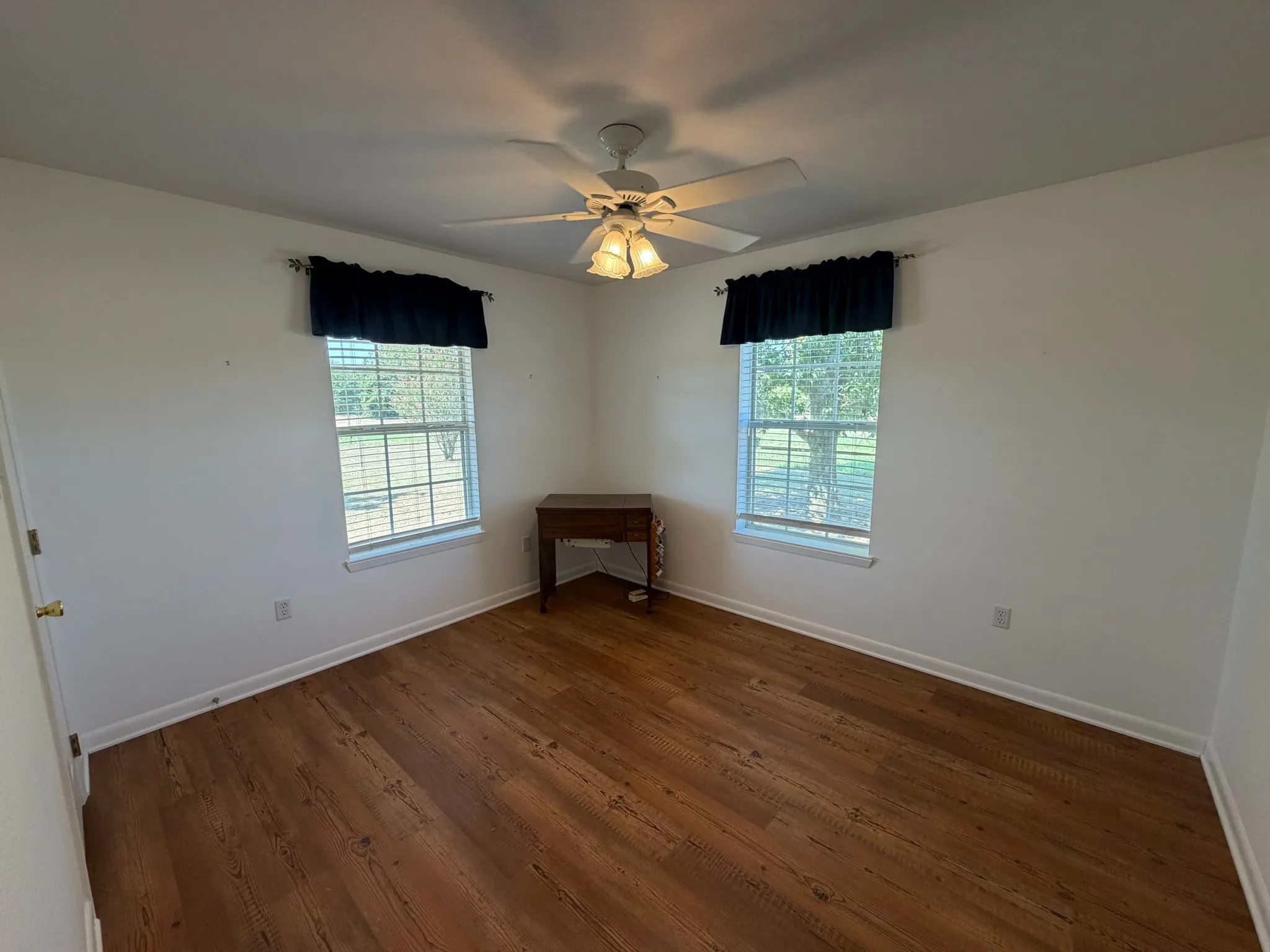 Single Family Residence For Sale in Limestone County , 3281 LCR 486, Mexia, Texas 76667, 3 Bedroom, 3 Bathroom, Garage spaces, 1,860 Sqft, built in 2001, mls#21385457, Real Estate Agent in Mexia, Homes For Sale in Limestone county, Homes For Sale in Mexia, Realtor in Mexia Texas, Real Estate Brokerage Independent Realty Texas, Luminita Cordes Realtor