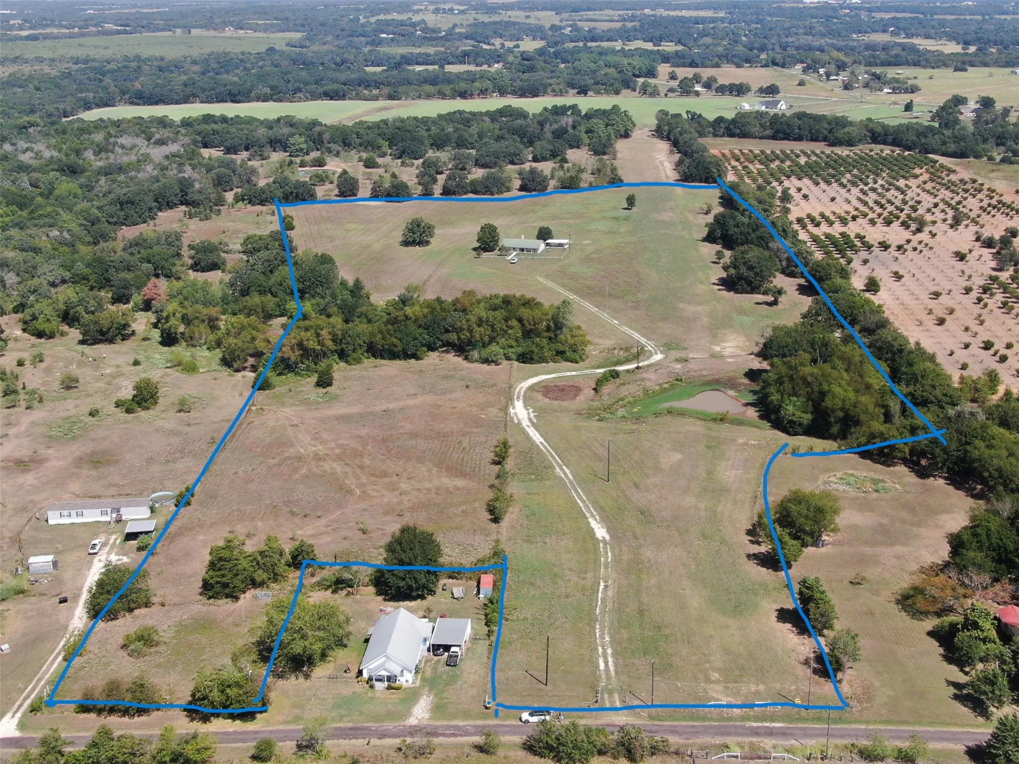 Single Family Residence For Sale in Limestone County , 3281 LCR 486, Mexia, Texas 76667, 3 Bedroom, 3 Bathroom, Garage spaces, 1,860 Sqft, built in 2001, mls#21385457, Real Estate Agent in Mexia, Homes For Sale in Limestone county, Homes For Sale in Mexia, Realtor in Mexia Texas, Real Estate Brokerage Independent Realty Texas, Luminita Cordes Realtor