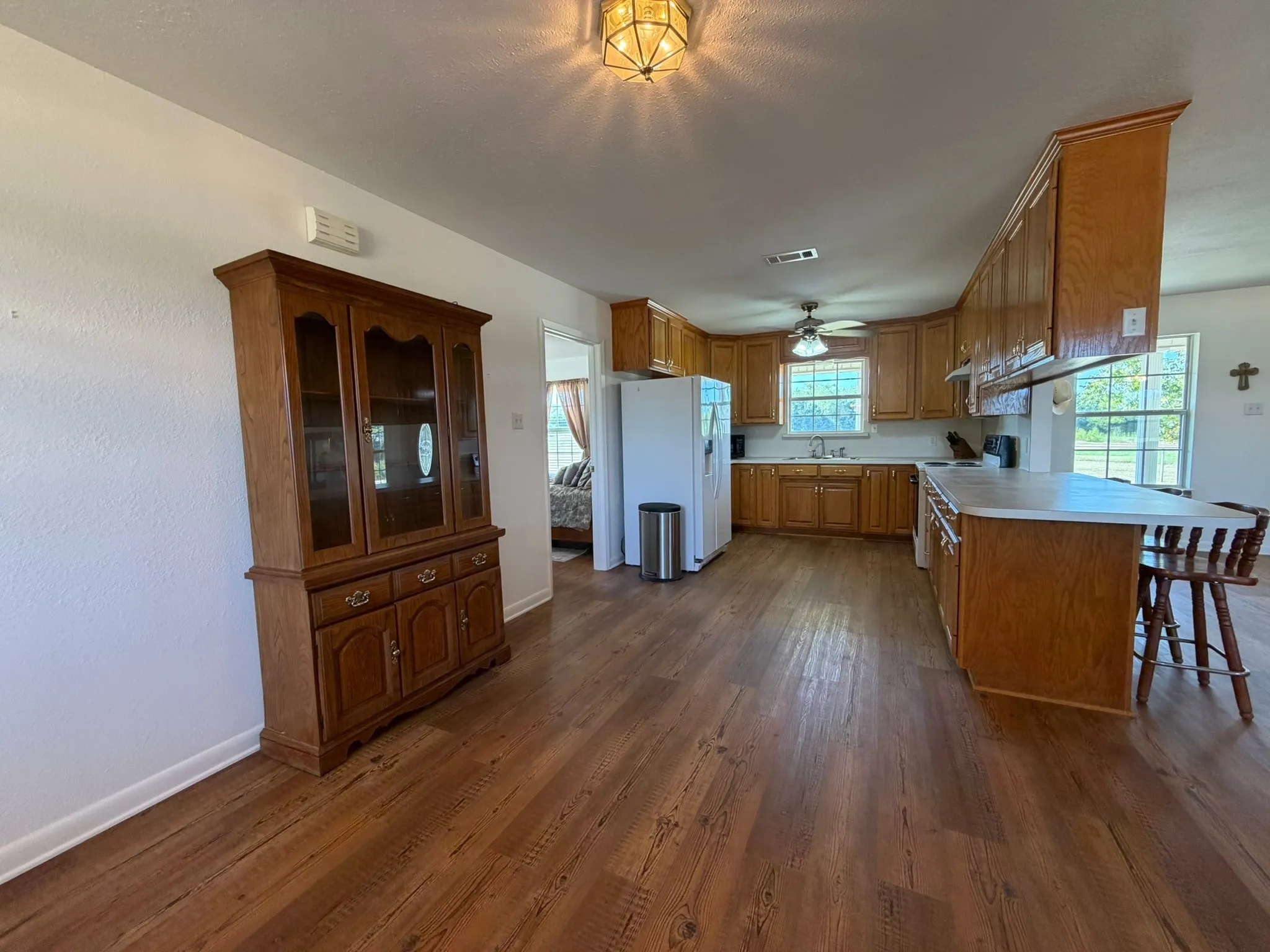 Single Family Residence For Sale in Limestone County , 3281 LCR 486, Mexia, Texas 76667, 3 Bedroom, 3 Bathroom, Garage spaces, 1,860 Sqft, built in 2001, mls#21385457, Real Estate Agent in Mexia, Homes For Sale in Limestone county, Homes For Sale in Mexia, Realtor in Mexia Texas, Real Estate Brokerage Independent Realty Texas, Luminita Cordes Realtor