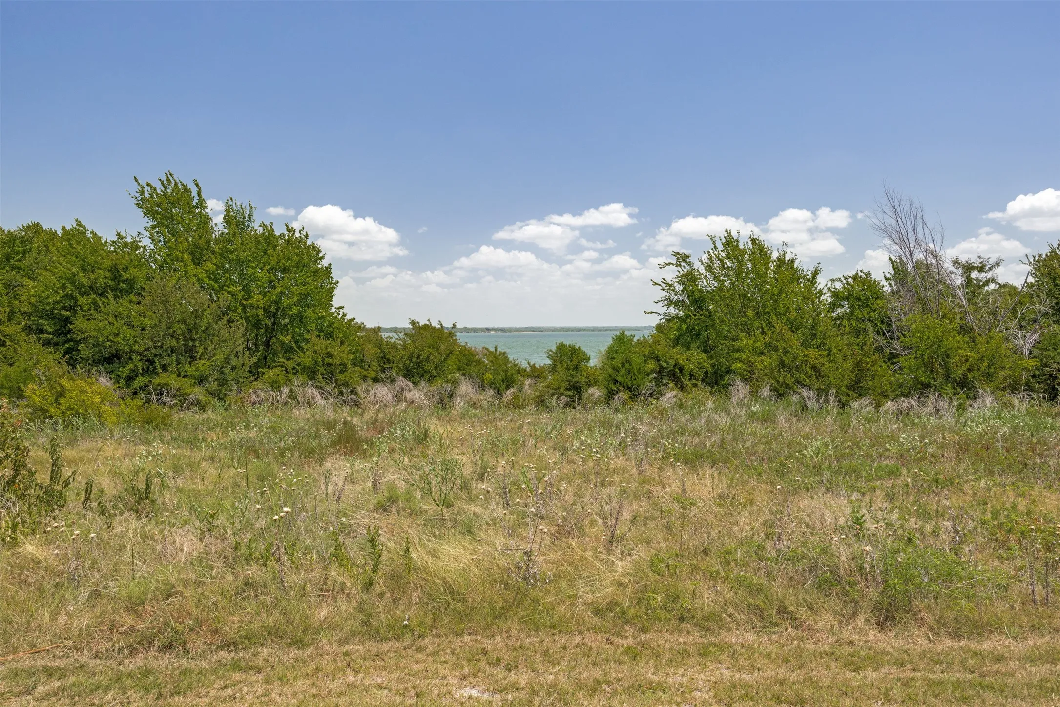 Single Family Residence For Sale in Collin County , 4449 County Road 895, Princeton, Texas 75407, 2 Bedroom, 2 Bathroom, Garage spaces, 1,256 Sqft, built in 1987, mls#21358154, Real Estate Agent in Princeton, Homes For Sale in Collin county, Homes For Sale in Princeton, Realtor in Princeton Texas, Real Estate Brokerage Independent Realty Texas, Luminita Cordes Realtor