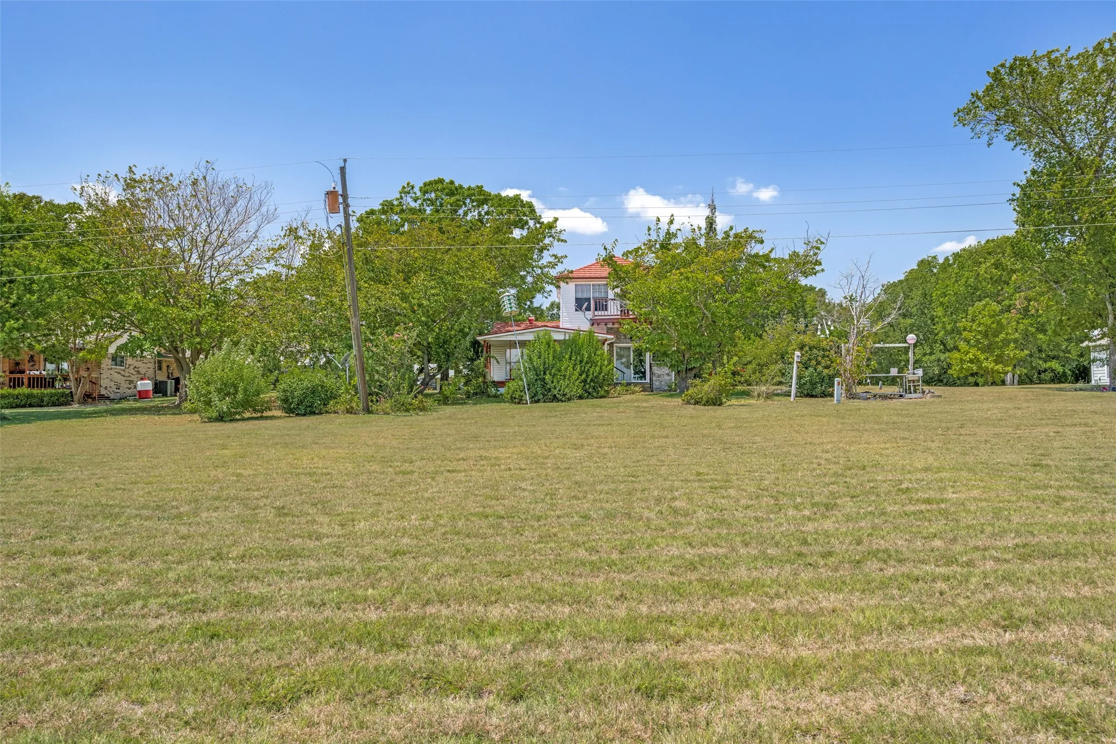 Single Family Residence For Sale in Collin County , 4449 County Road 895, Princeton, Texas 75407, 2 Bedroom, 2 Bathroom, Garage spaces, 1,256 Sqft, built in 1987, mls#21358154, Real Estate Agent in Princeton, Homes For Sale in Collin county, Homes For Sale in Princeton, Realtor in Princeton Texas, Real Estate Brokerage Independent Realty Texas, Luminita Cordes Realtor