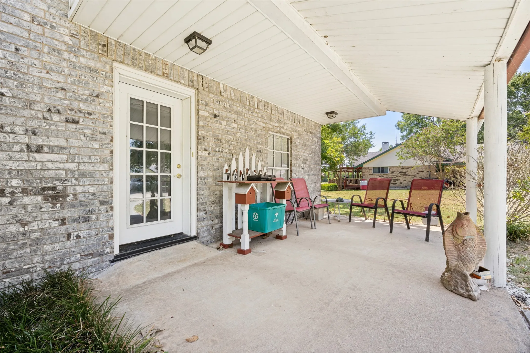 Covered front porch.