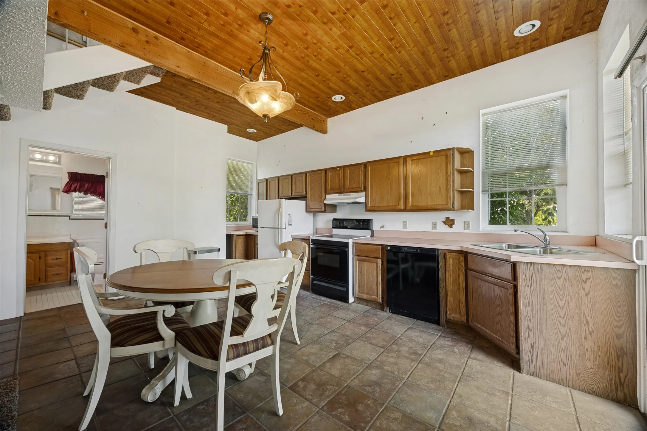 Eat-in kitchen.