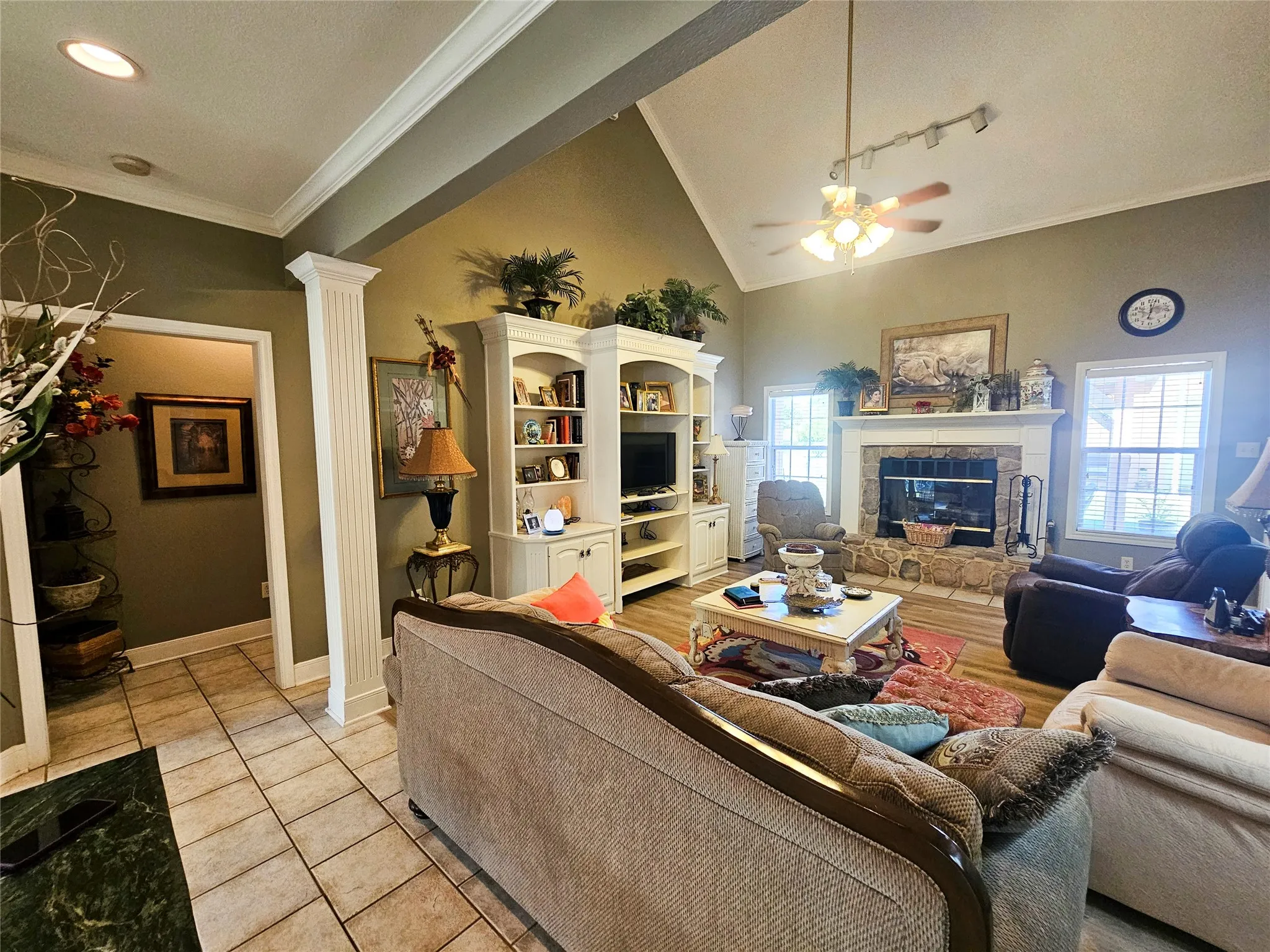 Single Family Residence For Sale in Wood County , 175 Private Road 6605, Mineola, Texas 75773, 3 Bedroom, 2 Bathroom, 2 Garage spaces, 1,982 Sqft, built in 2001, mls#21385163, Real Estate Agent in Mineola, Homes For Sale in Wood county, Homes For Sale in Mineola, Realtor in Mineola Texas, Real Estate Brokerage Independent Realty Texas, Luminita Cordes Realtor
